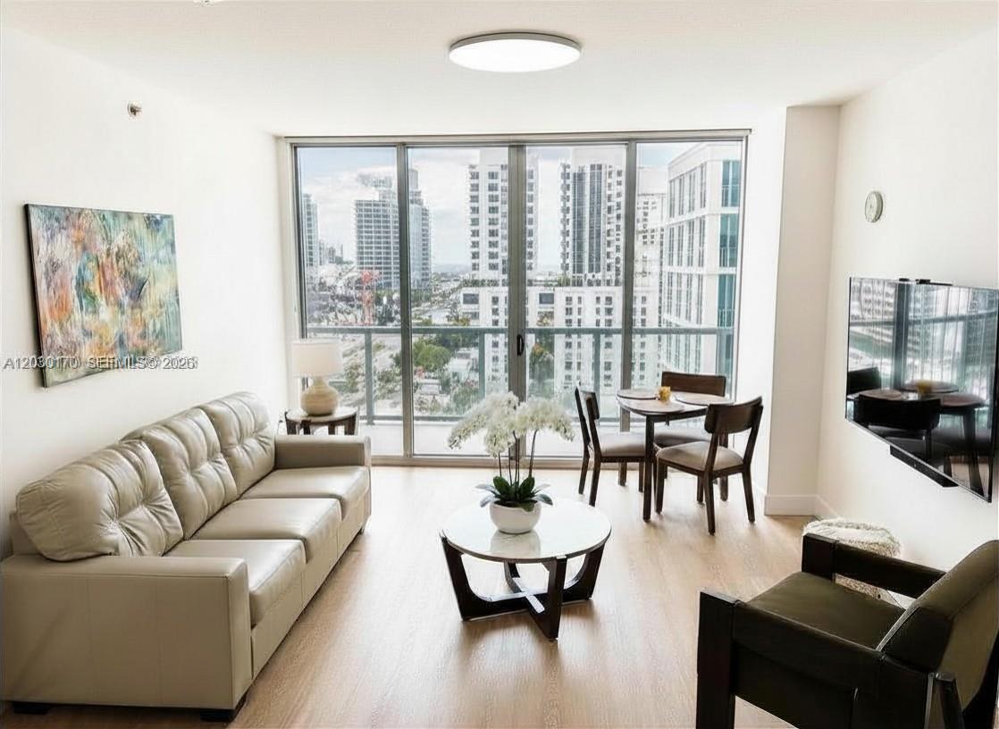 The Axis On Brickell Cond