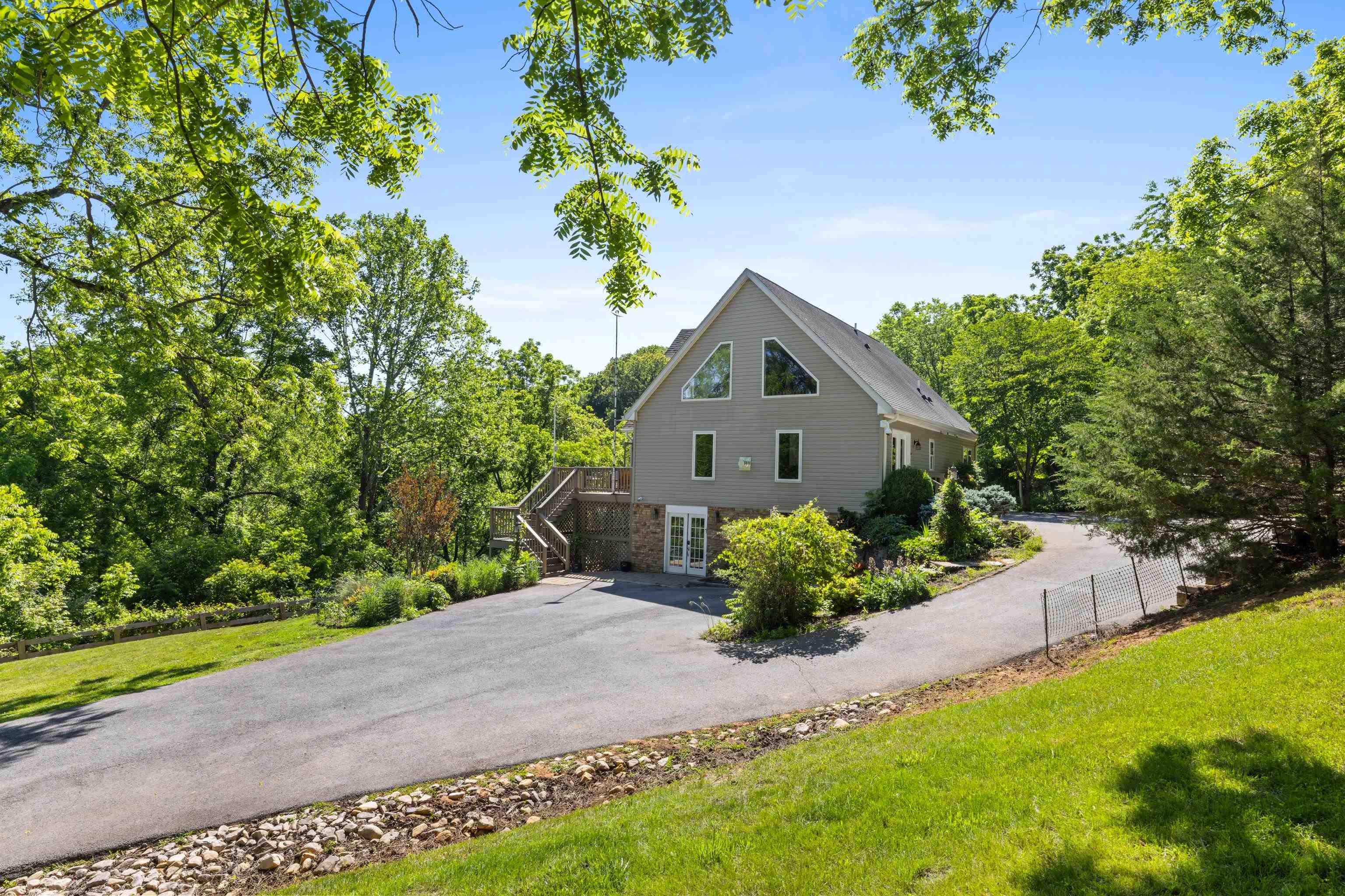 560 AGNERS MILL RD, Lexington, VA 24450
