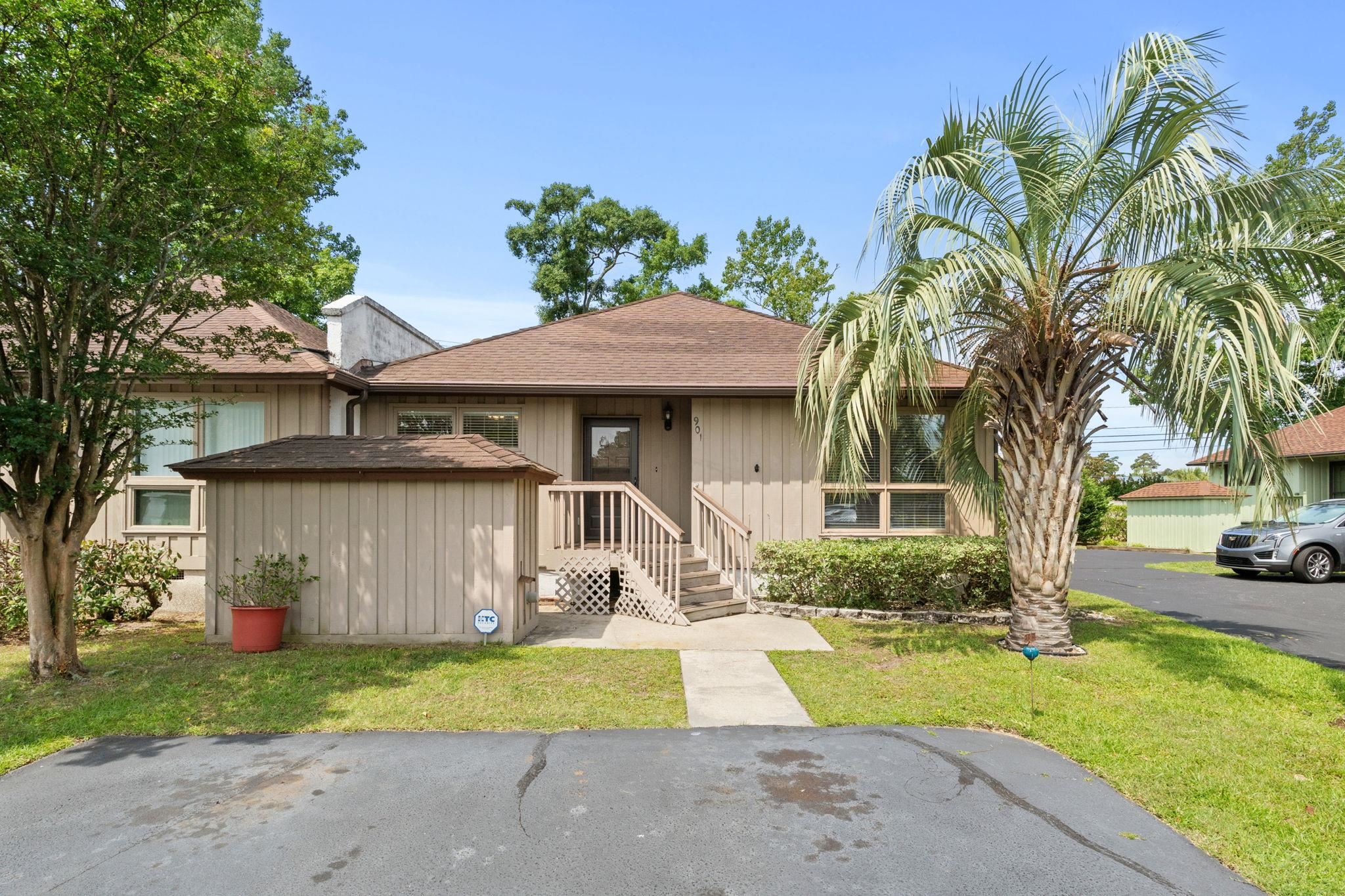 901 Colony Dr.