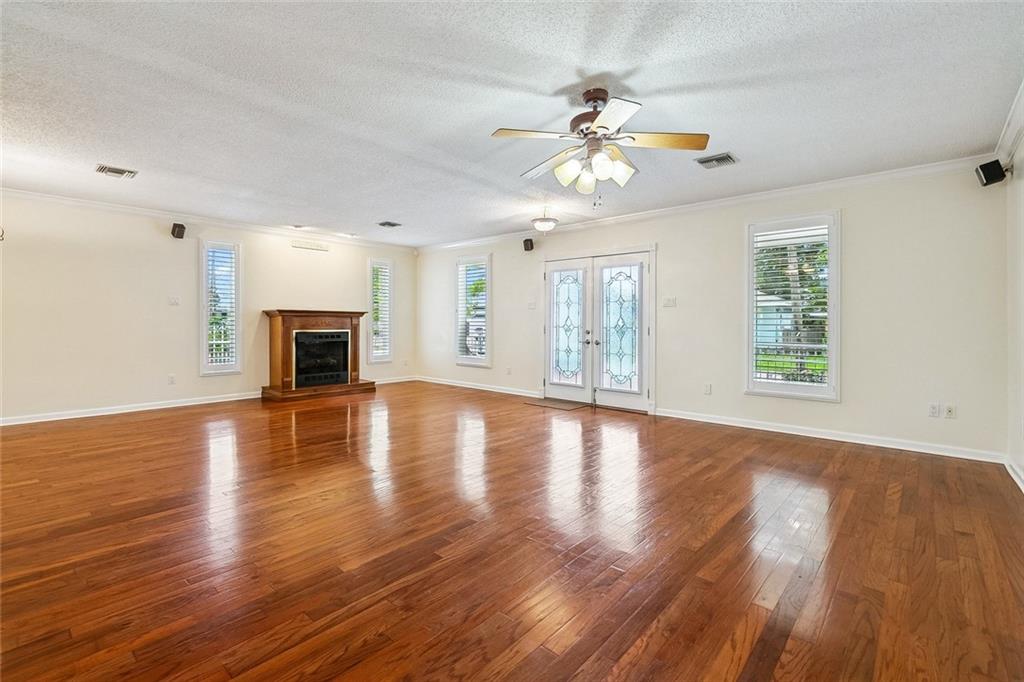 Homes for sale in Metairie, LA | 530 Oaklawn Dr, Metairie, LA 70005 | MLS# 2561302