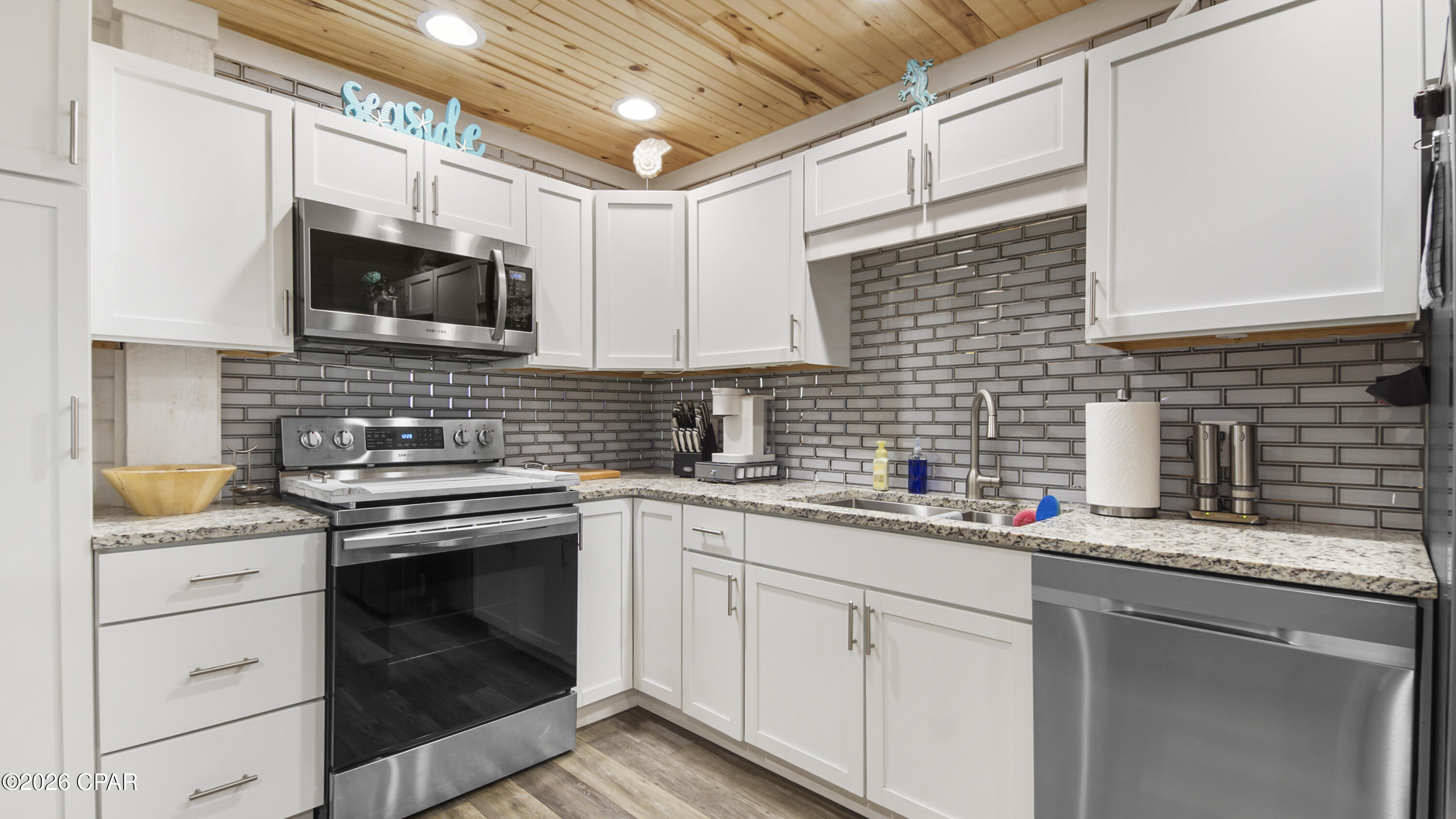 7013 S Lagoon Drive, Panama City Beach, FL 32408 thumbnail, photo 15 of 57