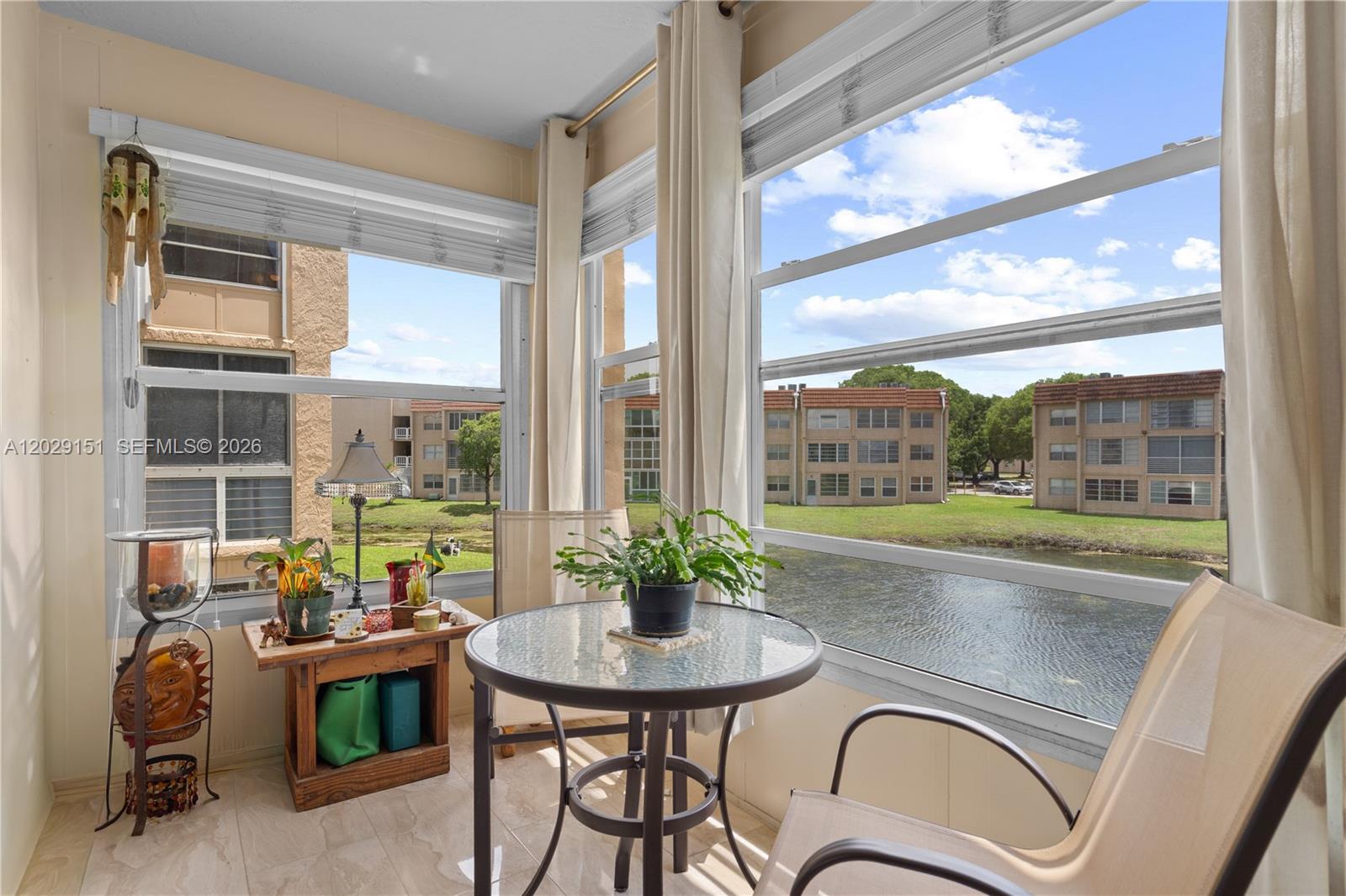Sunrise Lakes 99 Condo