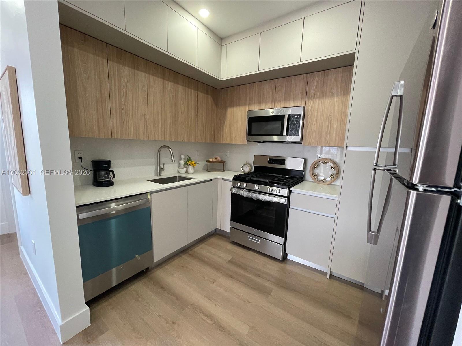 Property photo # 6