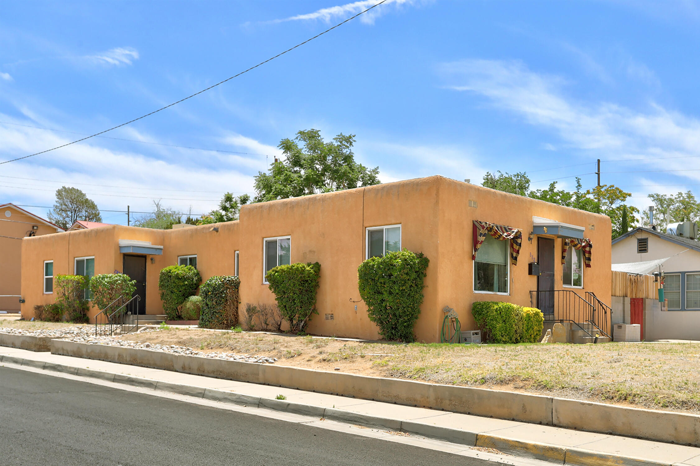 502 Vassar Drive SE, Albuquerque