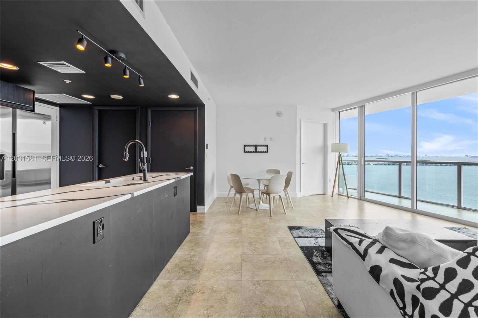 Onyx On The Bay Condo