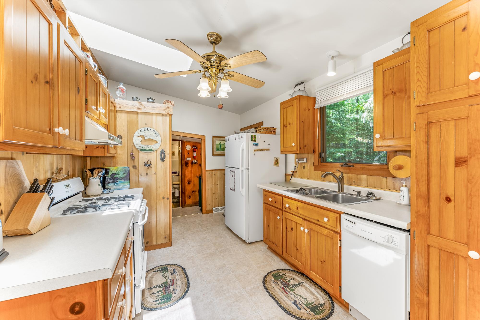 Perch Lake ER Property 1210 Deer Trail Ln Photo 14