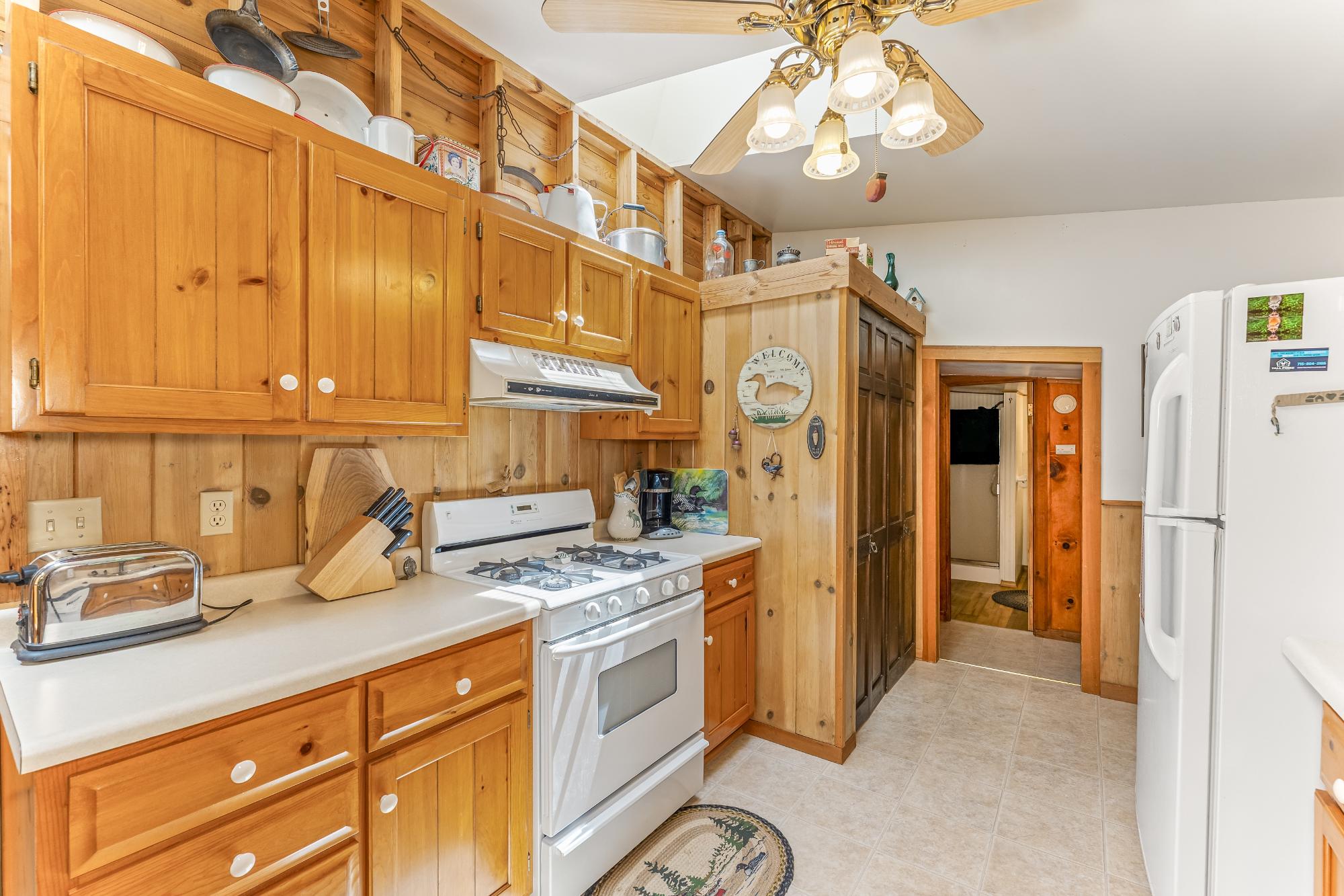 Perch Lake ER Property 1210 Deer Trail Ln Photo 16