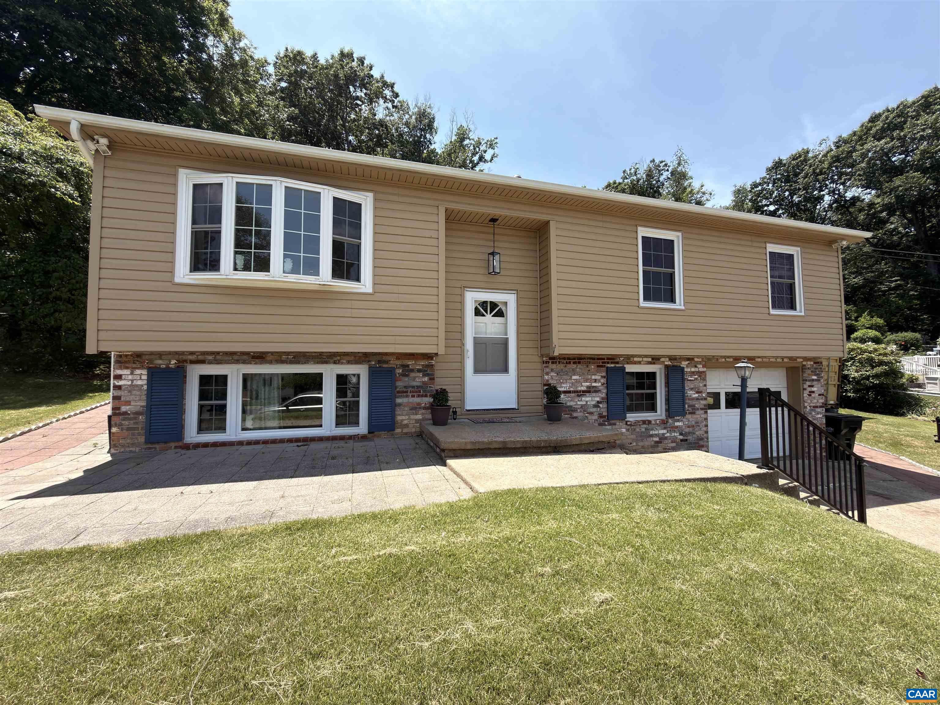 665 GLORIA PL, Staunton, VA 24401