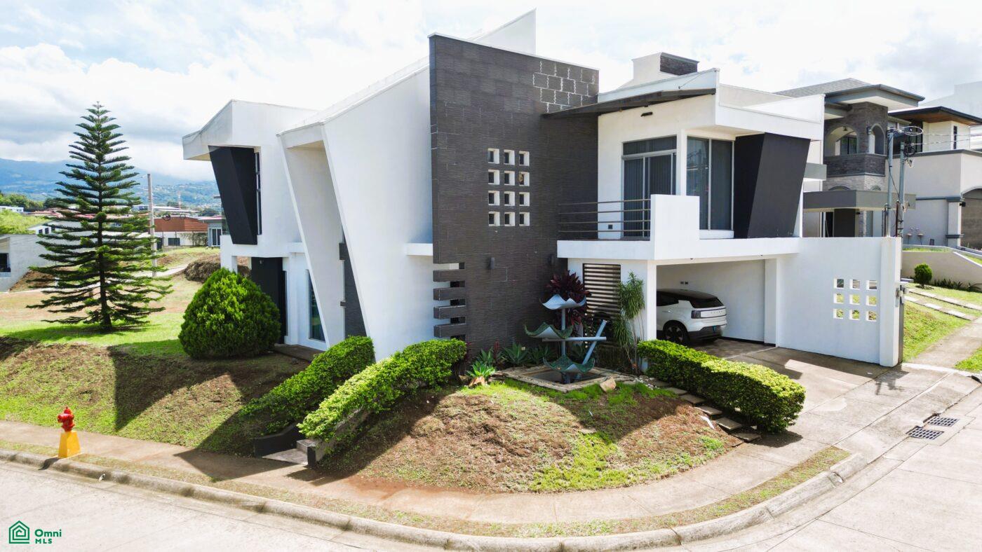 3 bed Condo For Sale in Grecia, Alajuela - 1