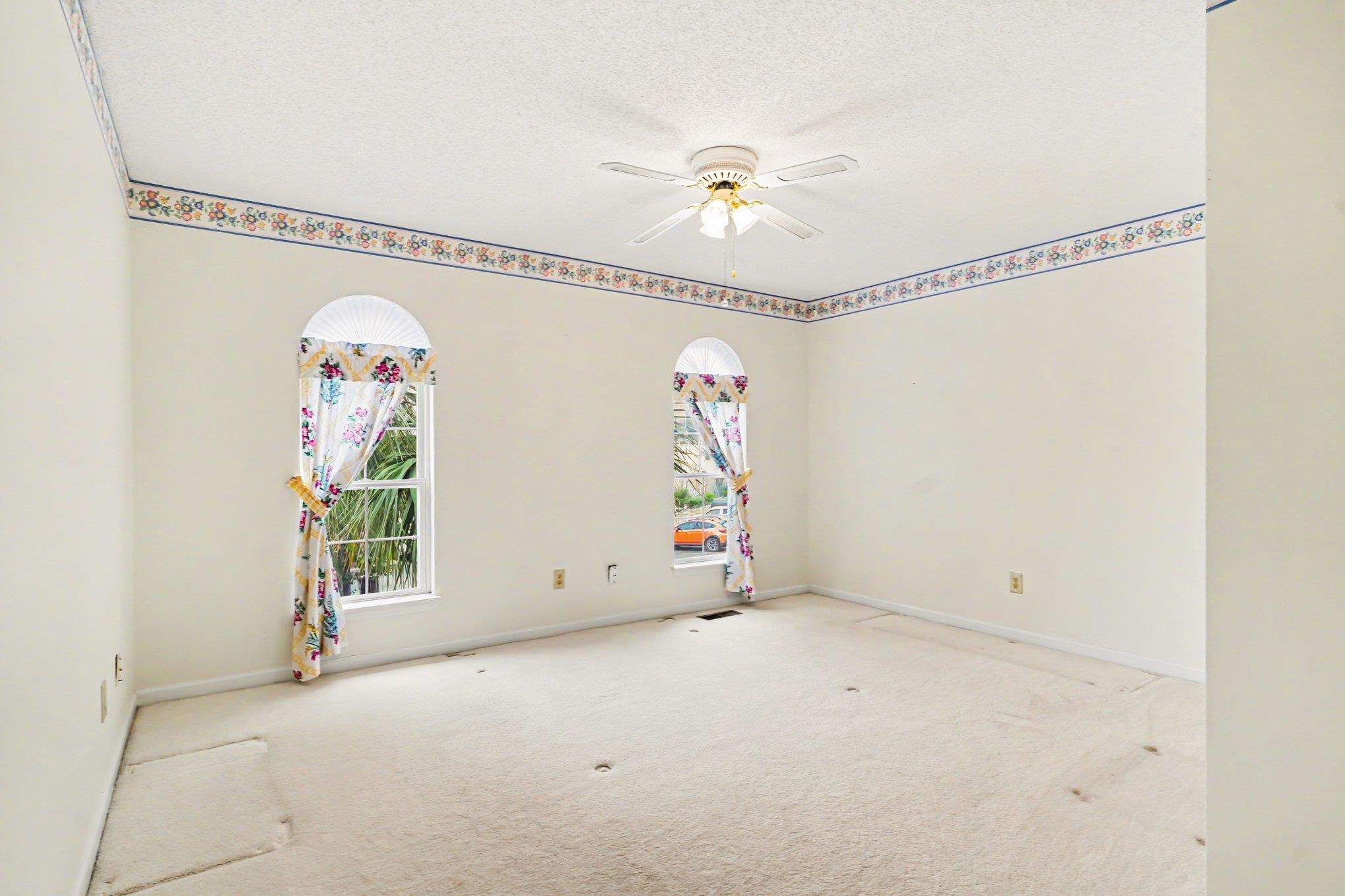 2614847 | Photo 23