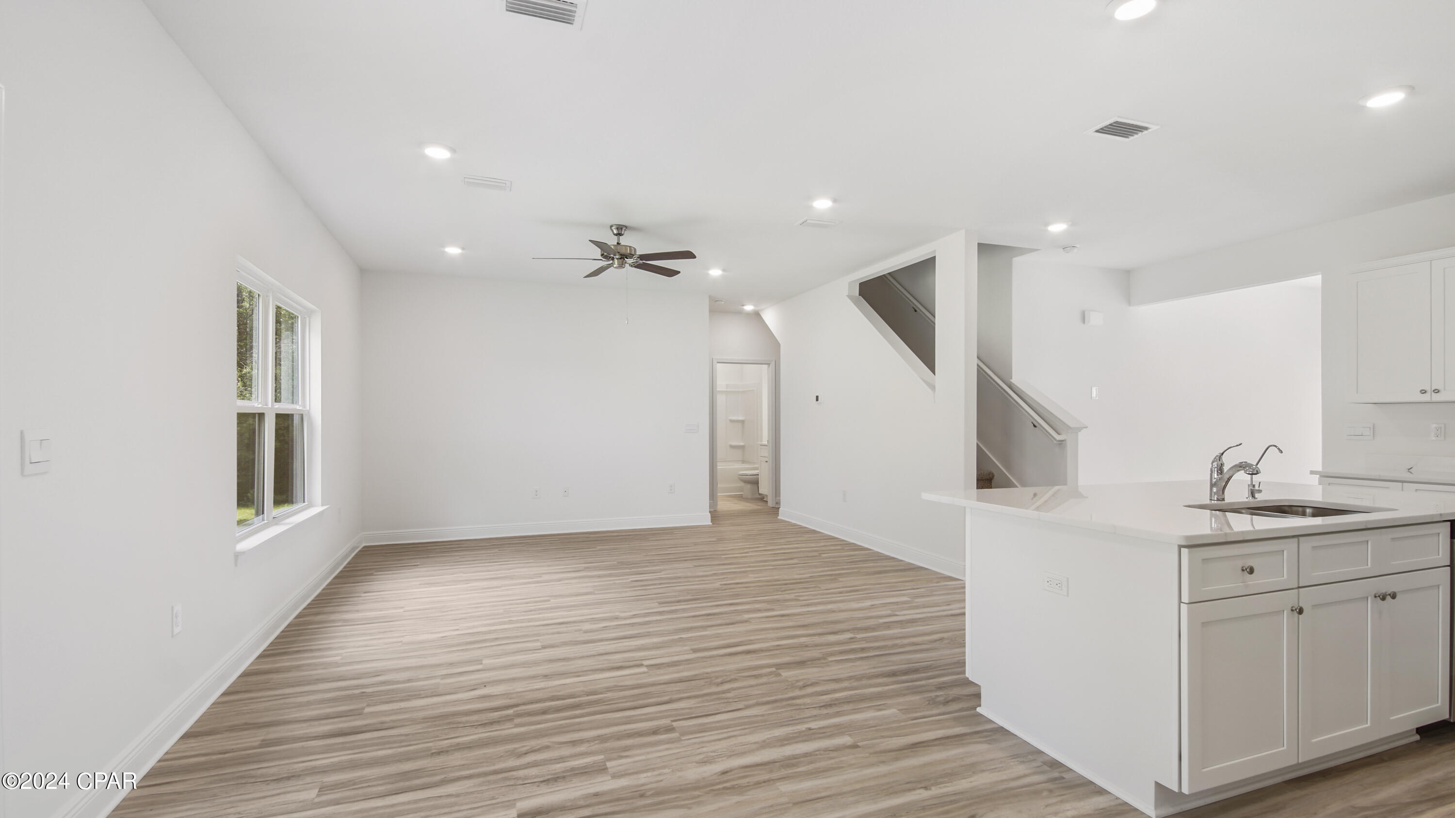 566 Hancock Way, Panama City Beach, FL 32413 thumbnail, photo 10 of 48