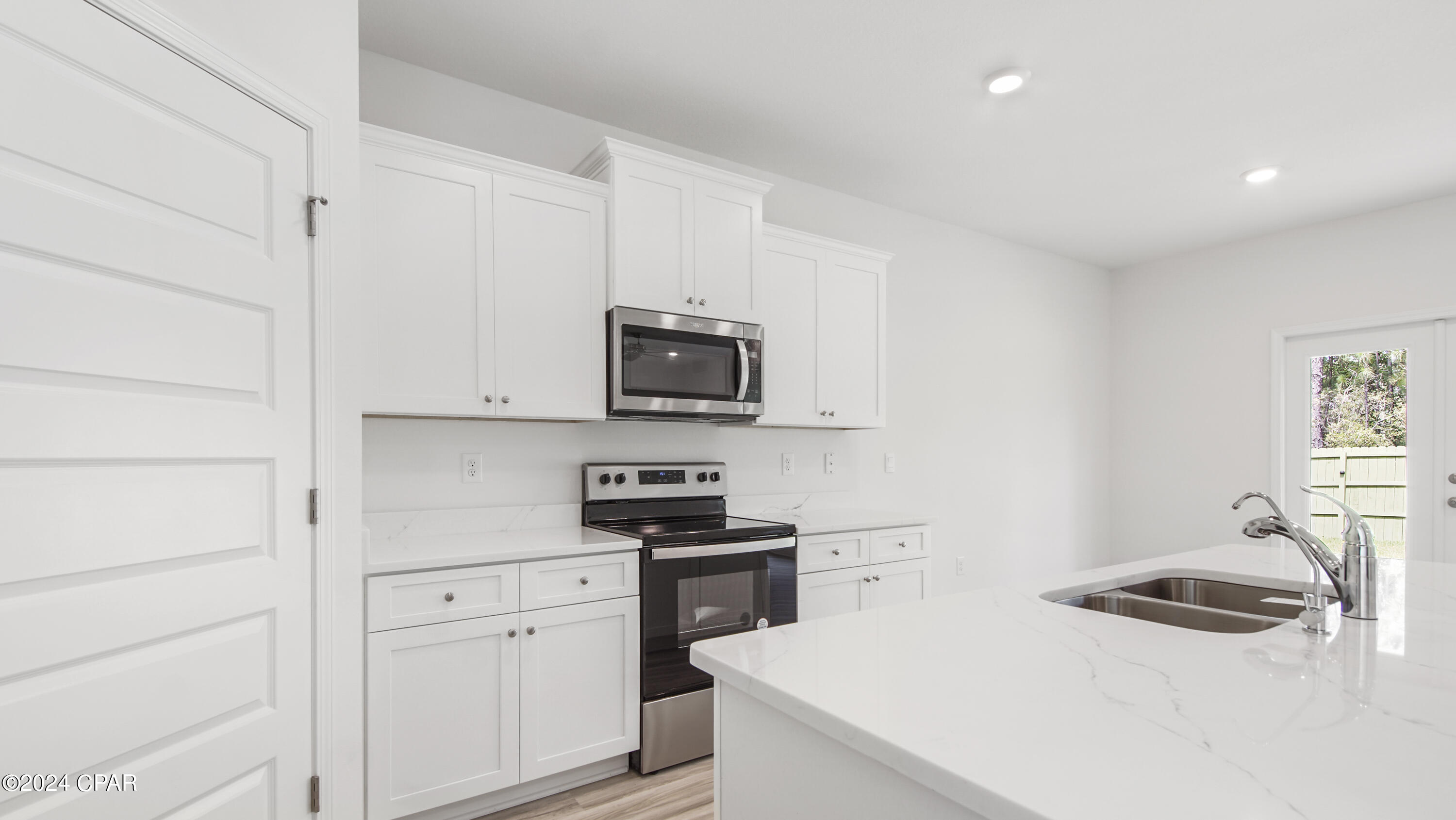 566 Hancock Way, Panama City Beach, FL 32413 thumbnail, photo 14 of 48