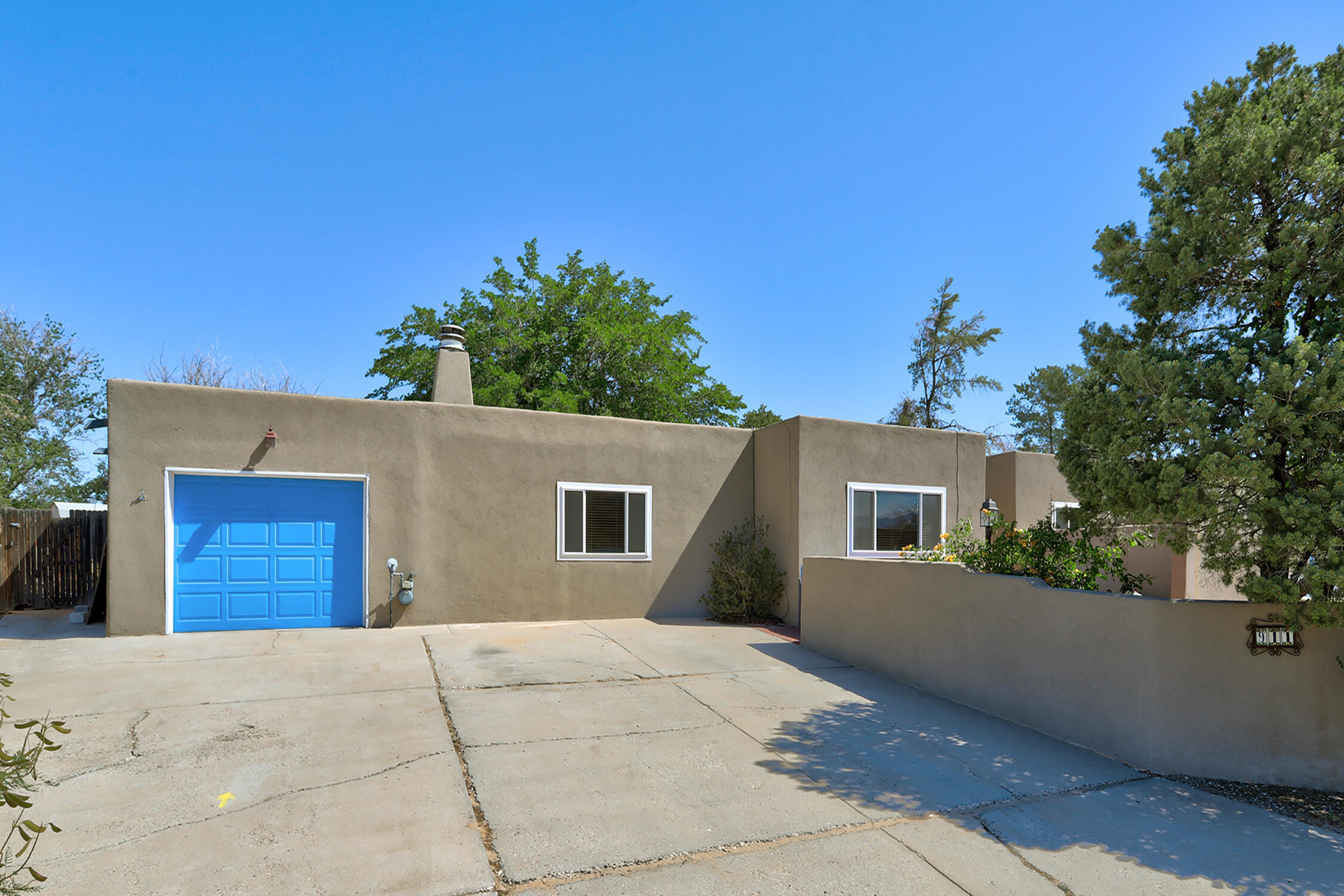 2nd image of 911 Palmas Altas Dr Se, Rio Rancho, NM 87124 | MLS# 1105188
