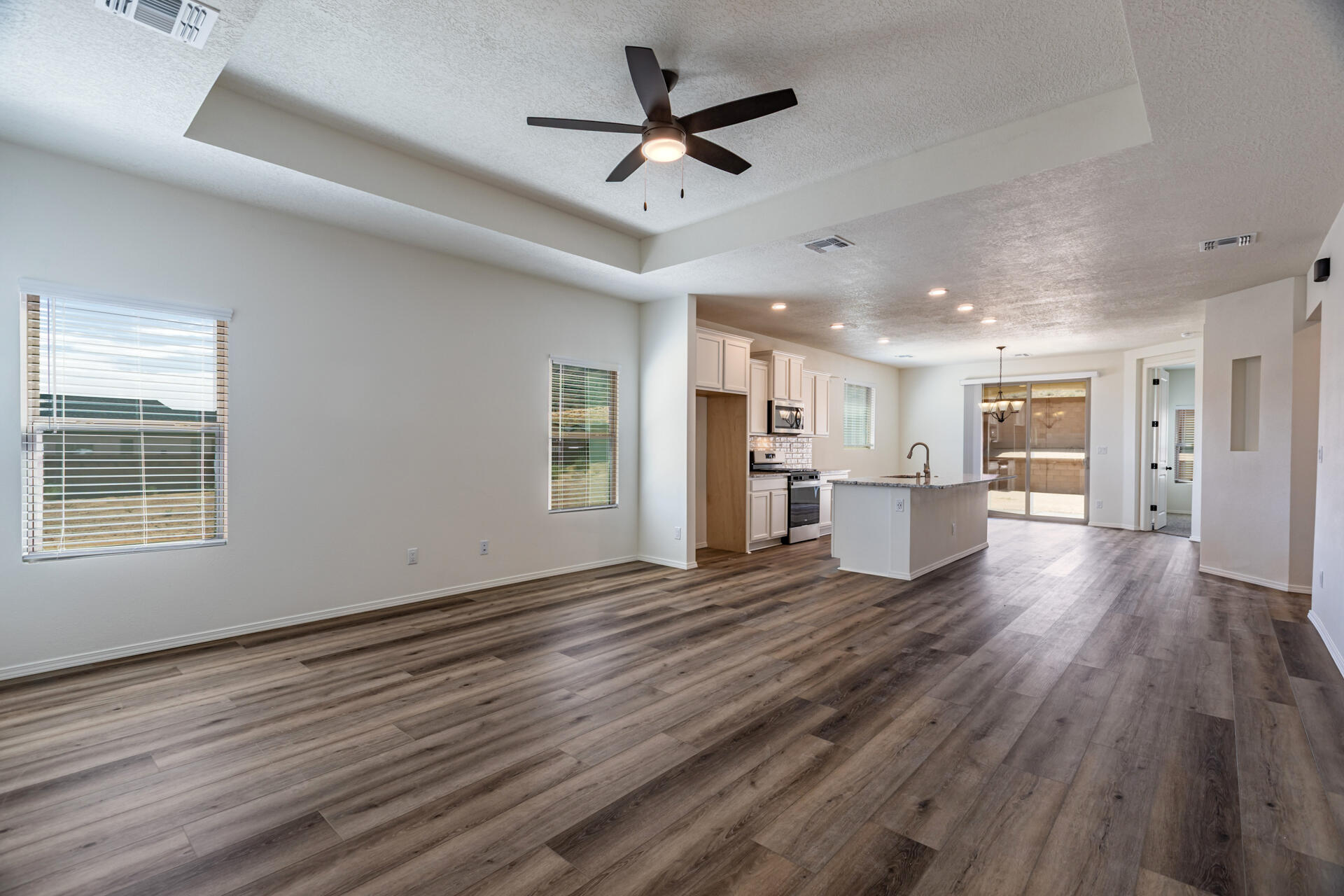 Photo 1 of Single family home for sale at 4927 Manzano Peak St SW, Los Lunas, NM 87031 | MLS# 1105312 | Listing updated on 2026-10-02