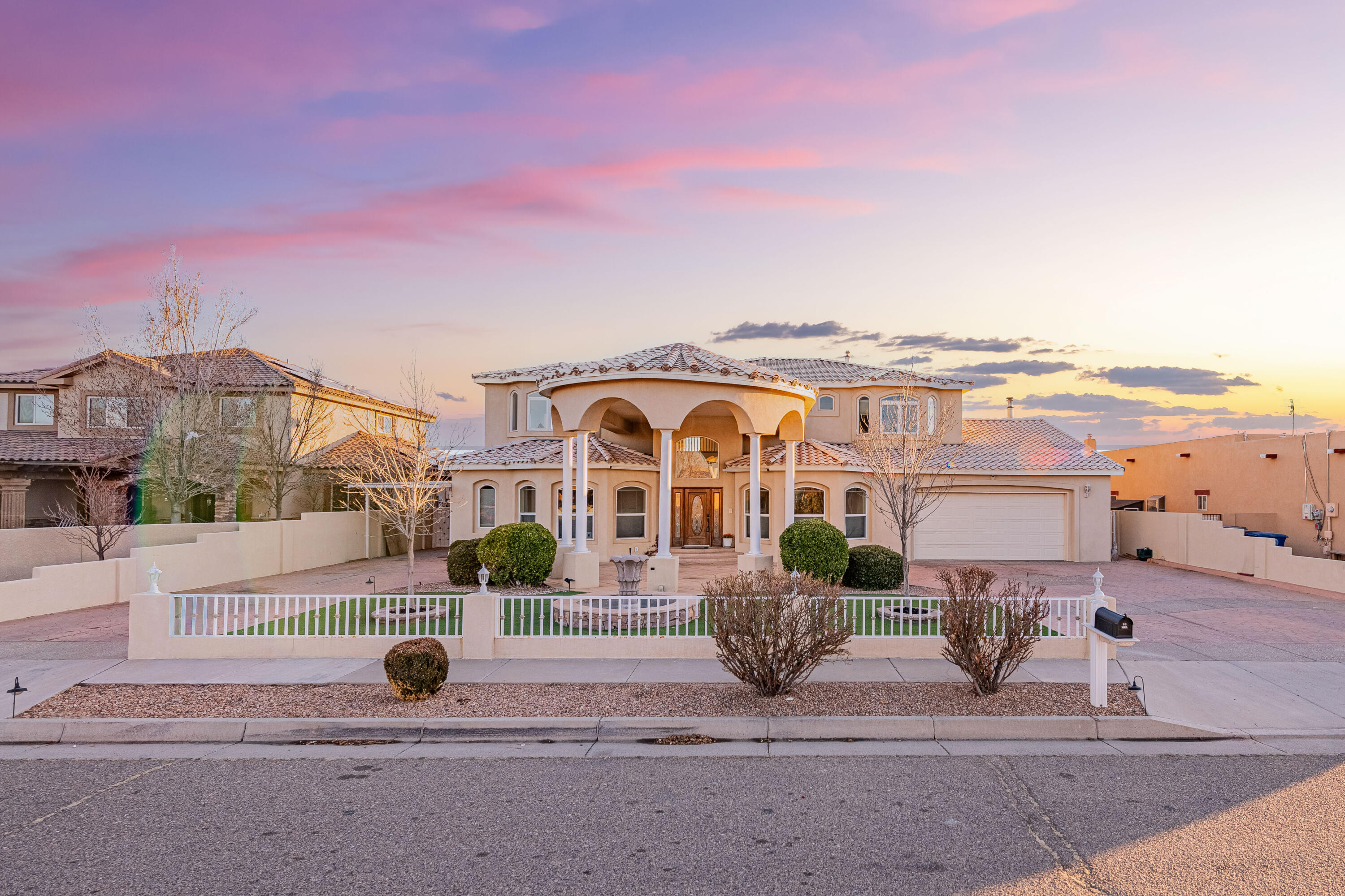 2304 La Vista Court, Albuquerque NM 87120