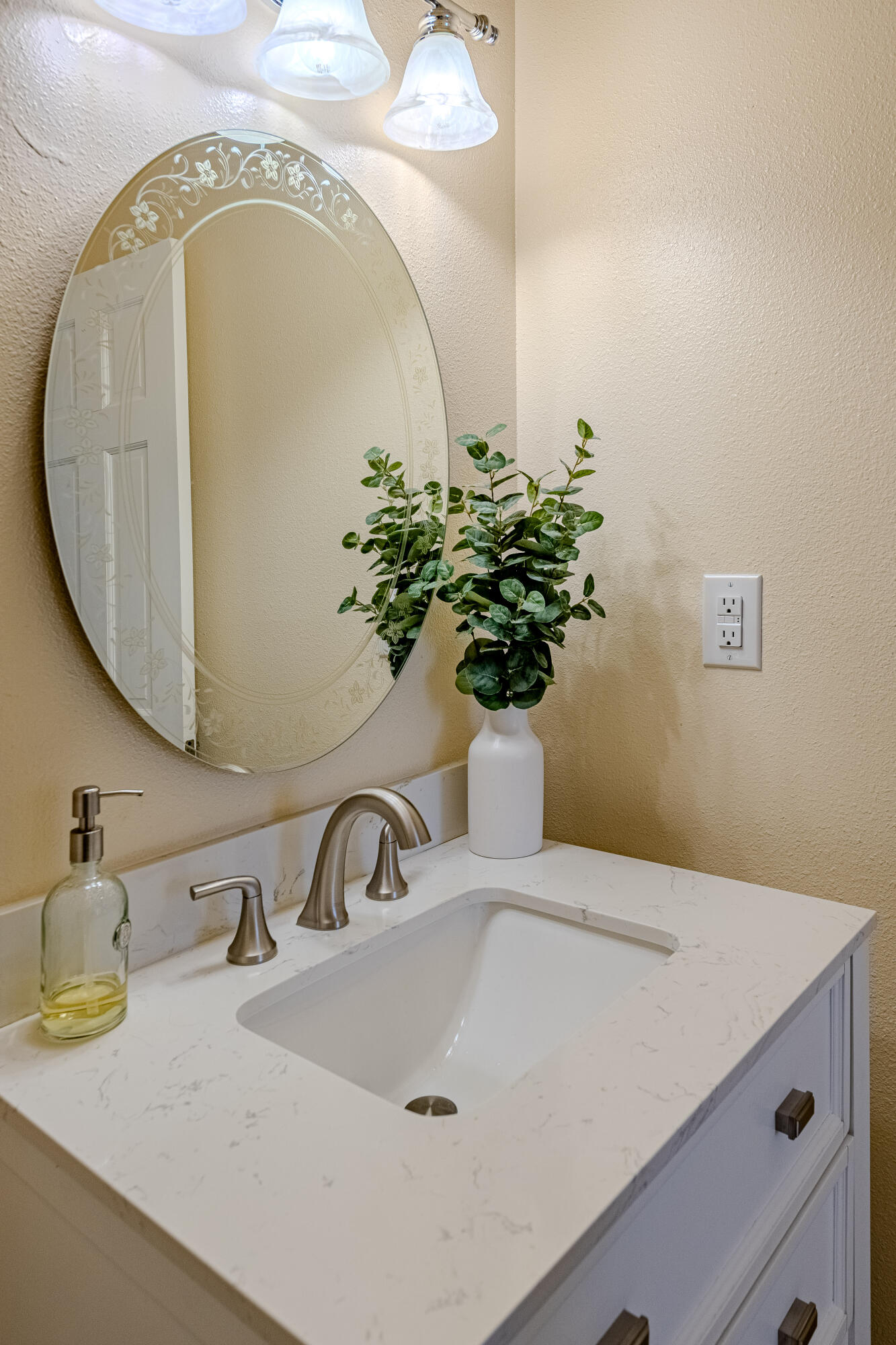 Photo 2 — 2304 La Vista Court NW