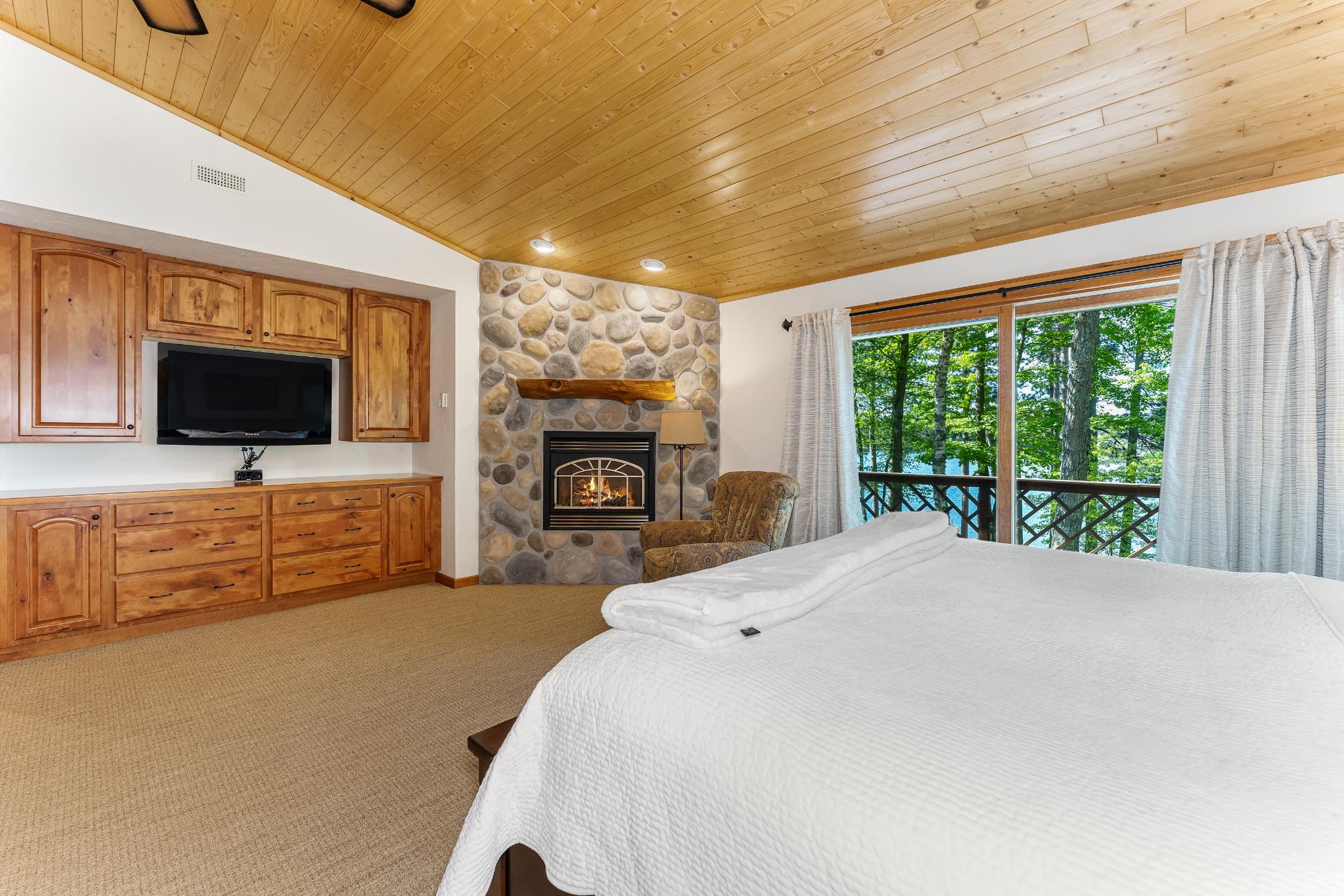 Camp Twelve Lake Property 2897 Cold Water Dr Photo 20