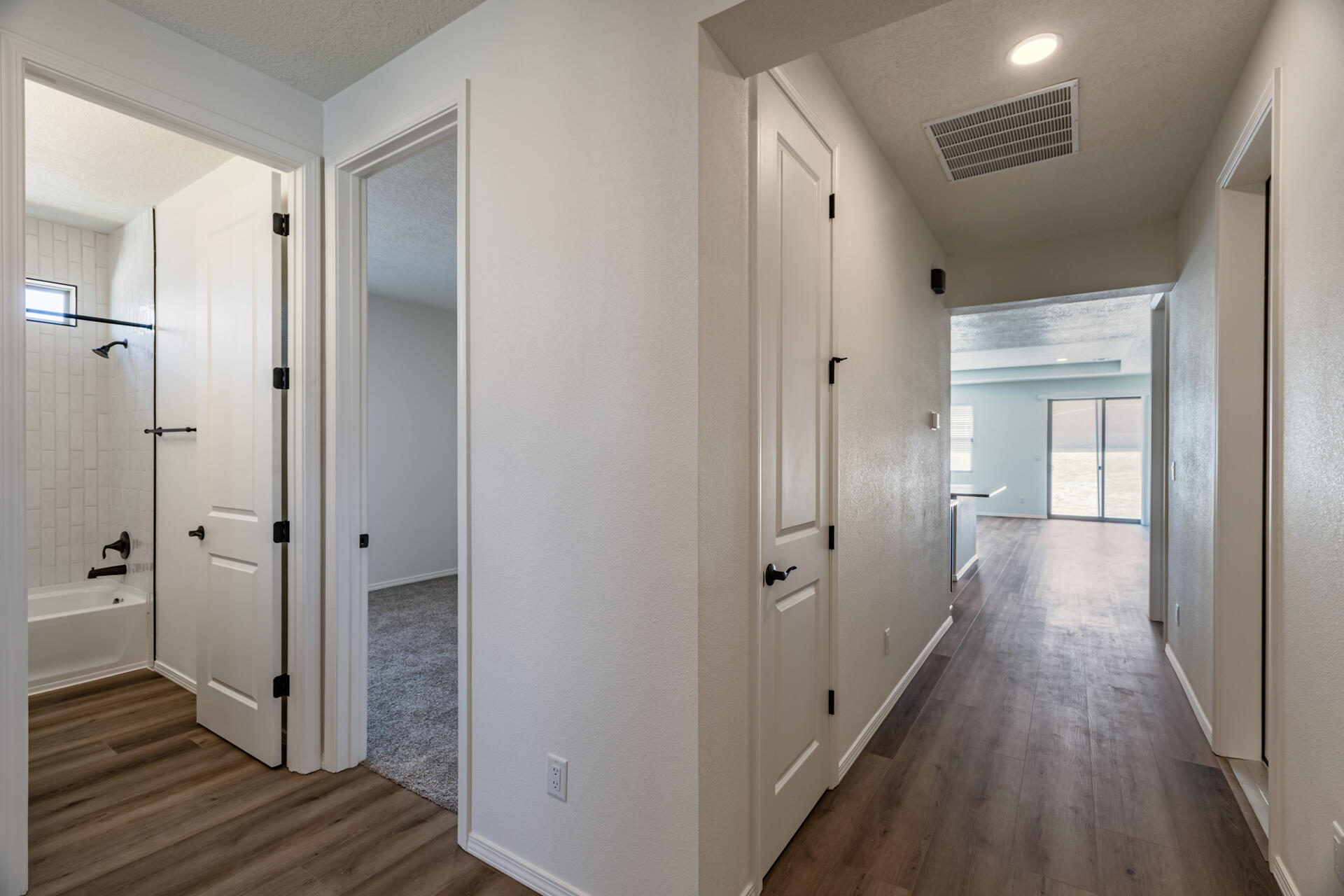 Photo 2 of Single family home for sale at 4943 Manzano Peak St Sw, Los Lunas, NM 87031 | MLS# 1105376 | Listing updated on 2026-10-21