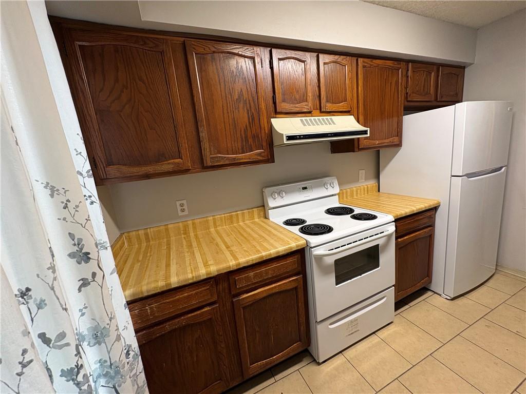 Photo 3 of Sale Pending at 2932 Manhattan Blvd, Harvey, LA 70058 | MLS# 2562441 | Listing updated on 2026-09-14