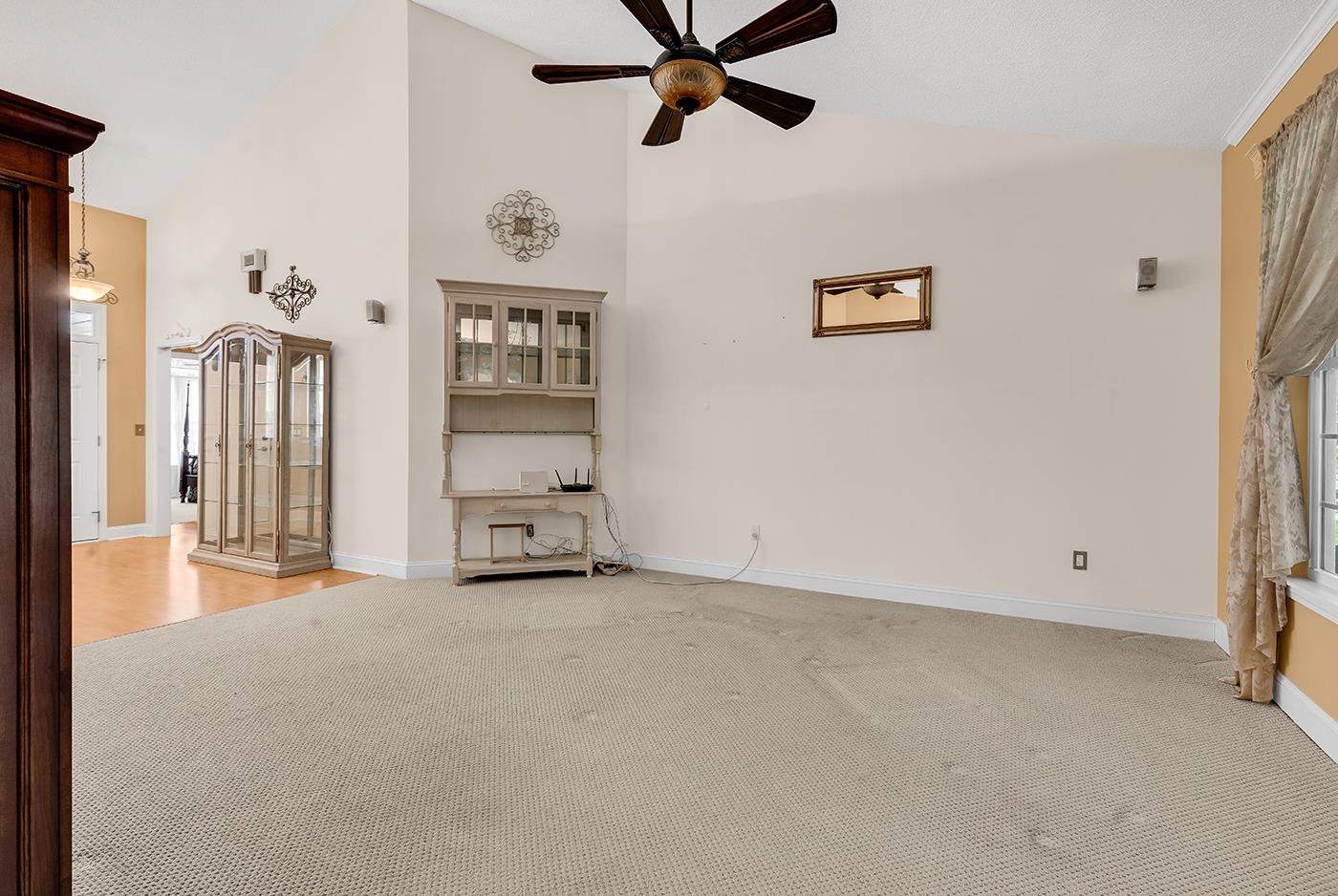 209 Candlewood Dr.