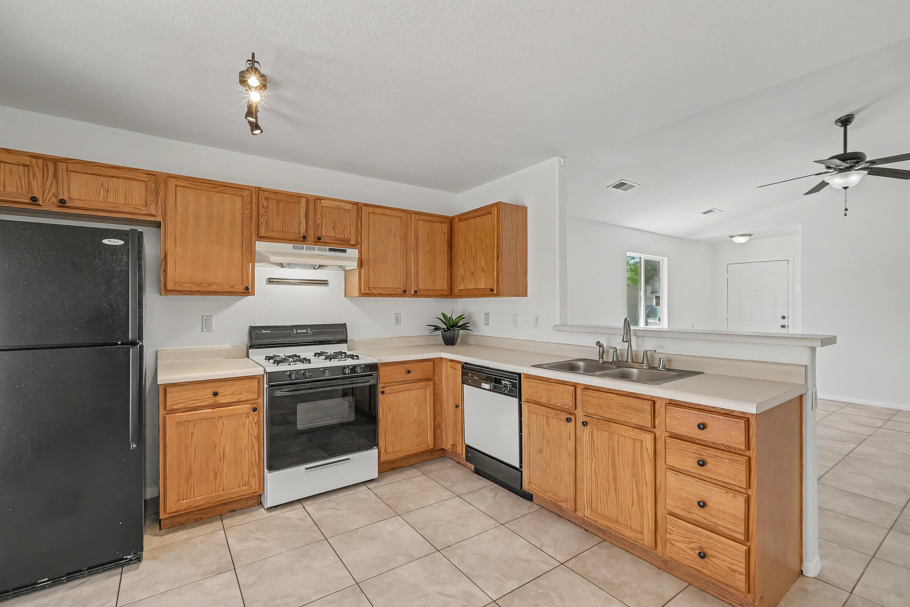 Photo 3 of Sale Pending at 616 Valley Meadows Dr Ne, Rio Rancho, NM 87144 | MLS# 1105762 | Listing updated on 2026-09-14