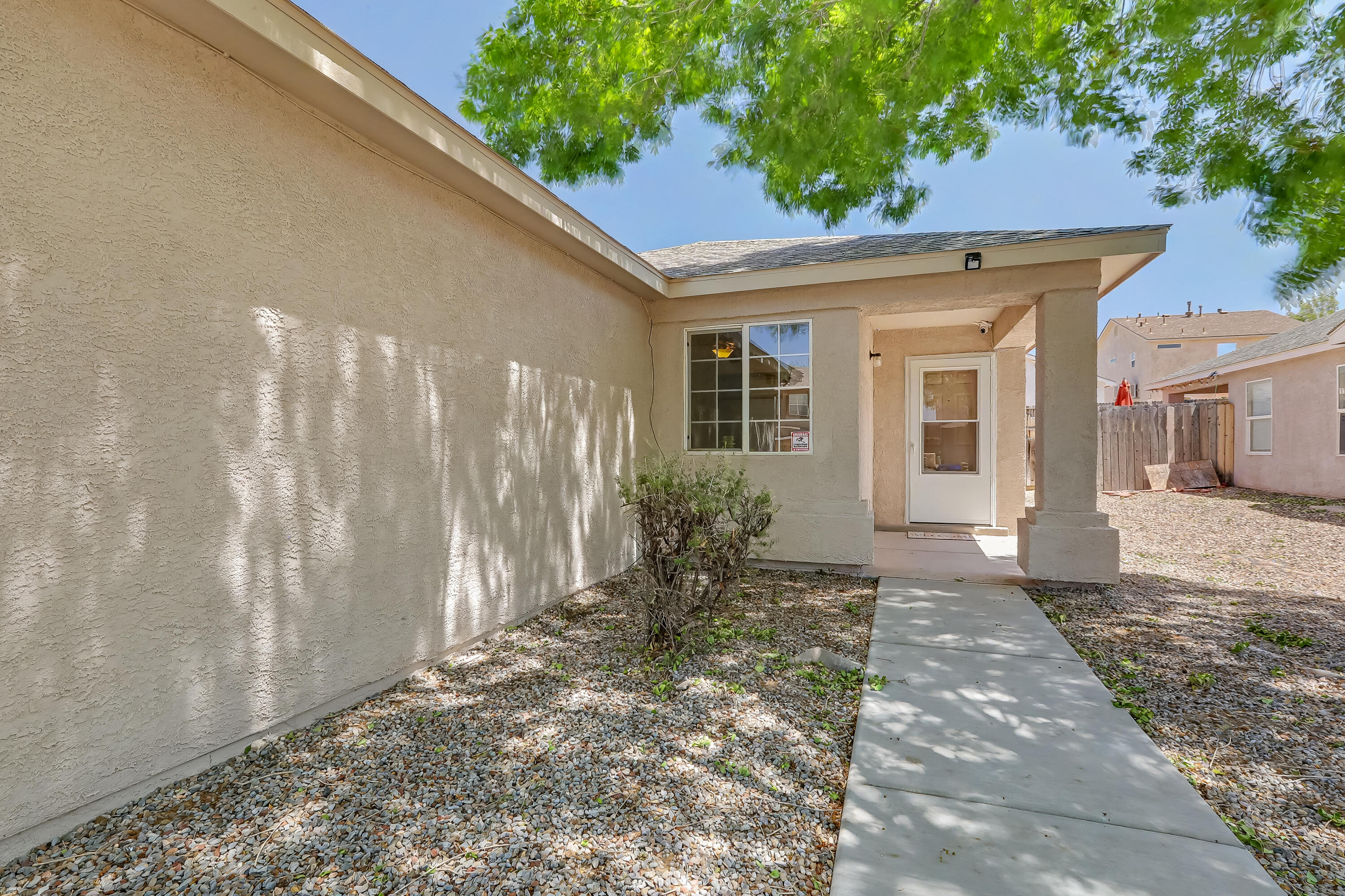 Photo 3 of Sale Pending at 616 Valley Meadows Dr NE, Rio Rancho, NM 87144 | MLS# 1105762 | Listing updated on 2026-09-14