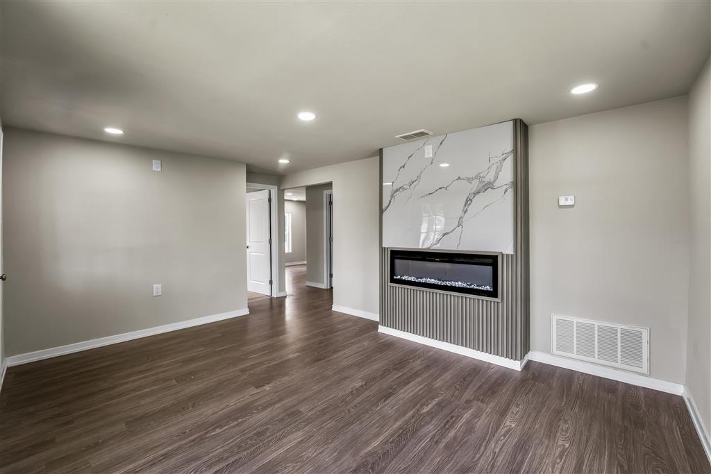 1323 Sally Mae Street — photo 4