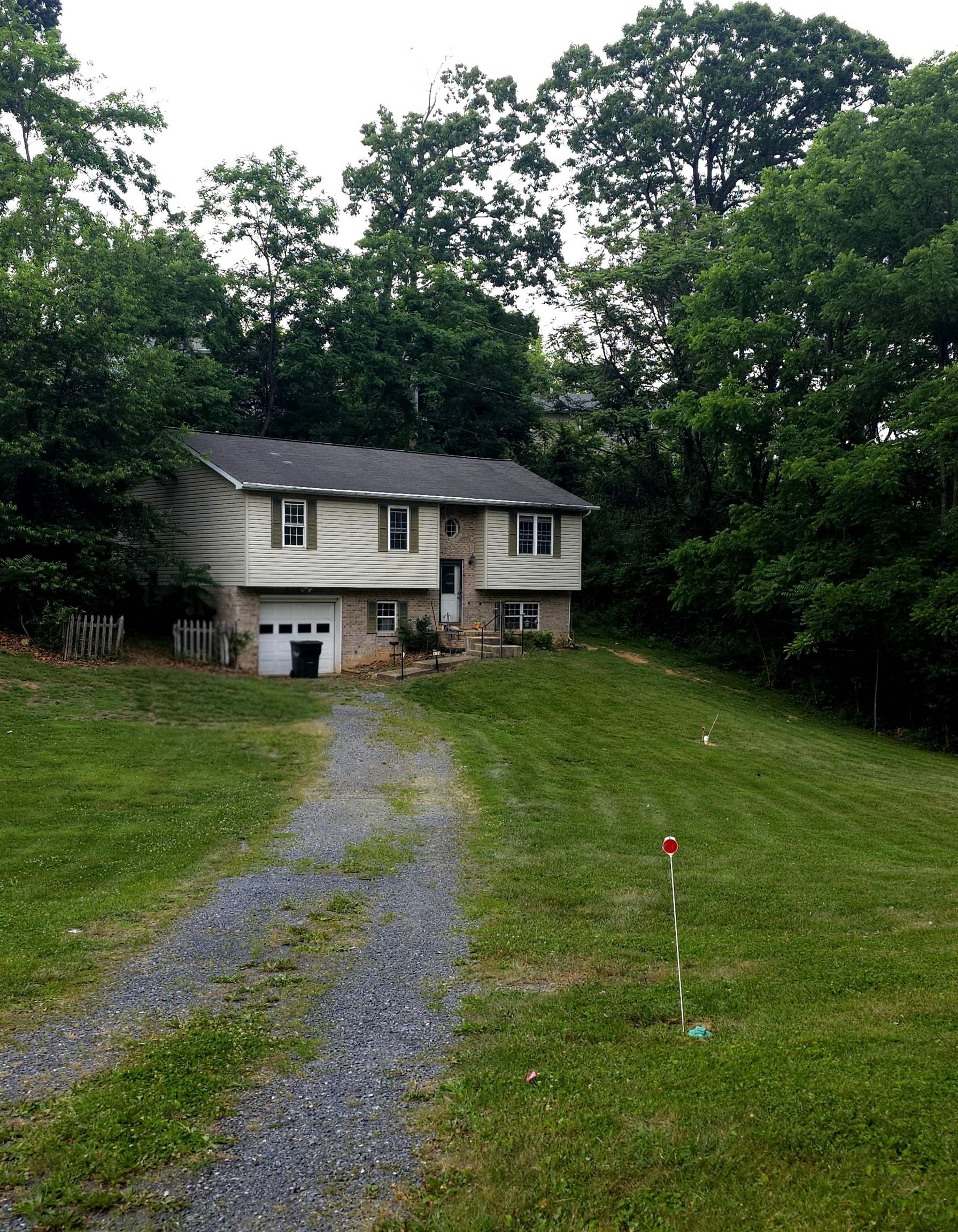 412 DEVON RD #B, Staunton, VA 24401