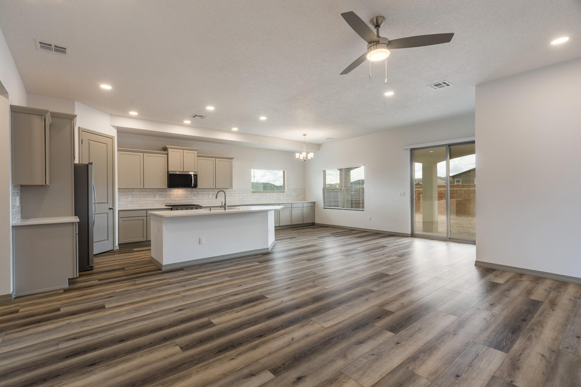 Photo 3 of Single family home for sale at 4513 Olivia Dr, Rio Rancho, NM 87144 | MLS# 1105838 | Listing updated on 2026-10-21