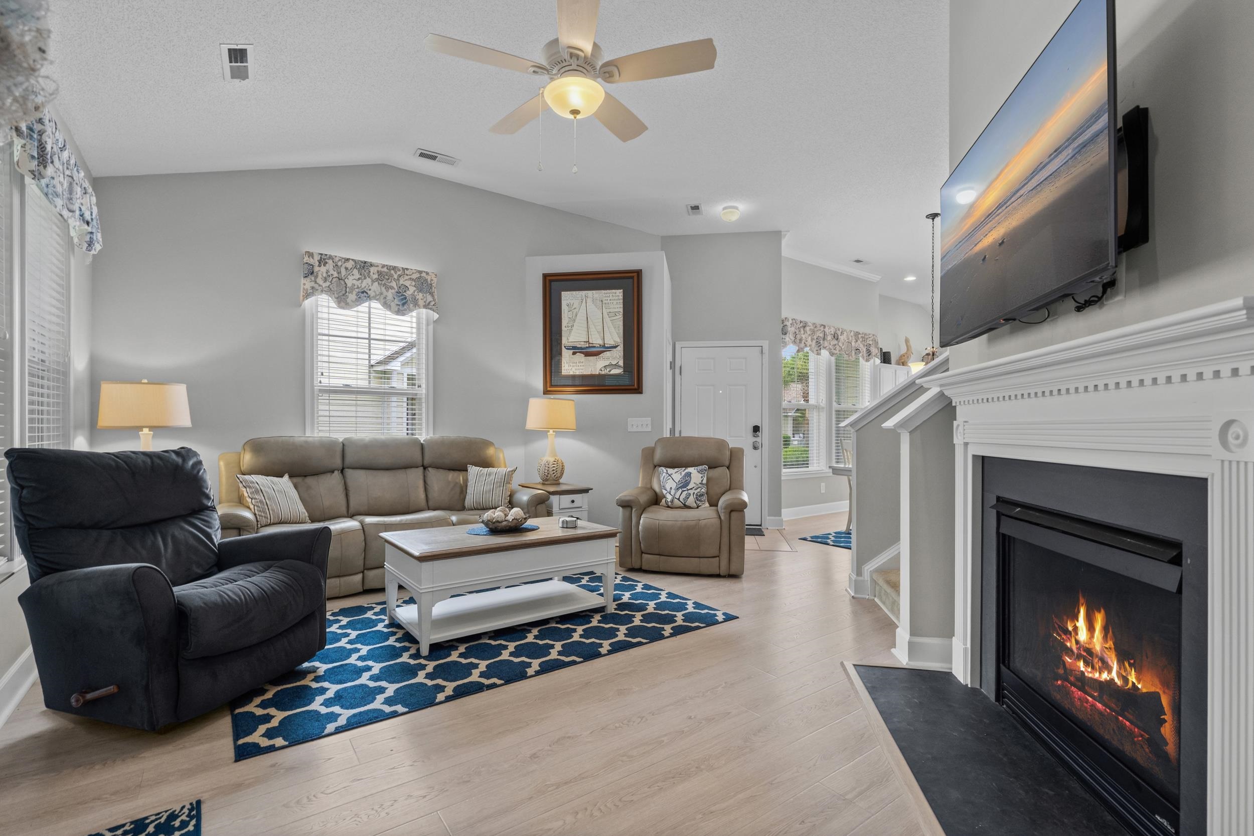6095 Catalina Dr. 