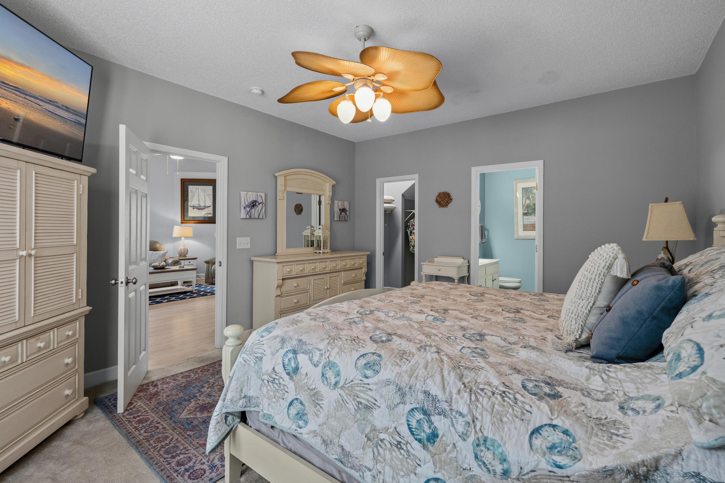 6095 Catalina Dr. 
