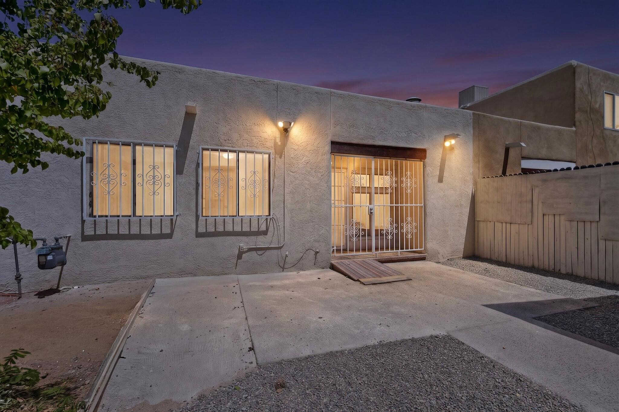 250 La Vida Nueva Del Oeste SW Albuquerque, NM 87105