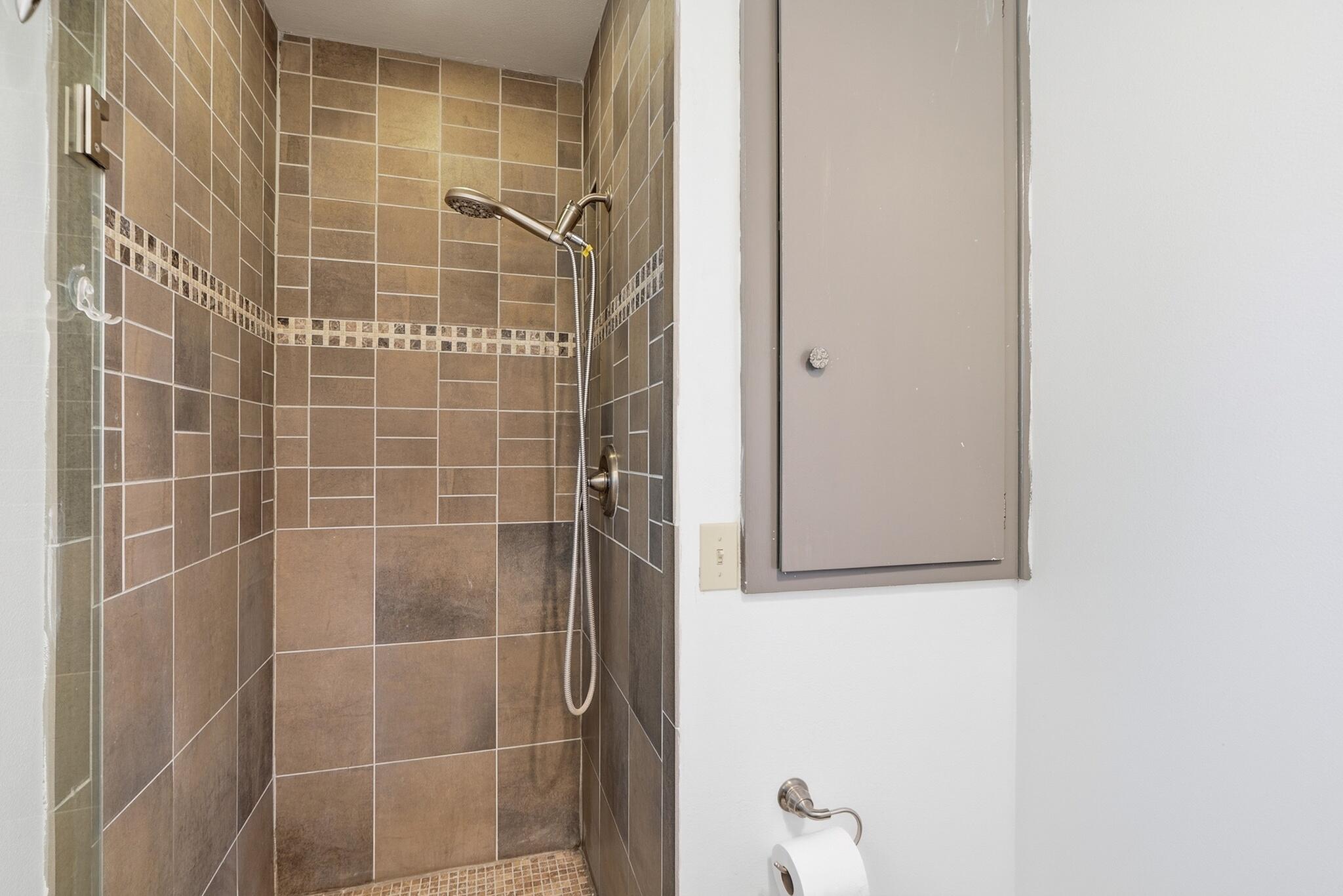 Photo 16 — 7313 Pickard Avenue NE