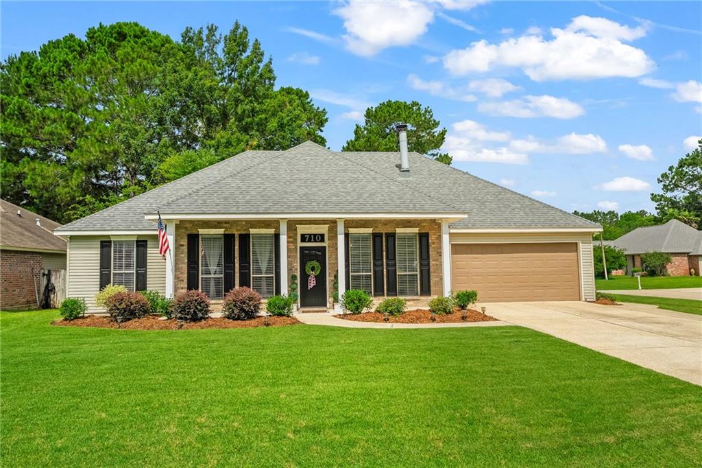 Homes for sale in Abita Springs, LA | 710 David Ct, Abita Springs, LA 70420 | MLS# 2563659