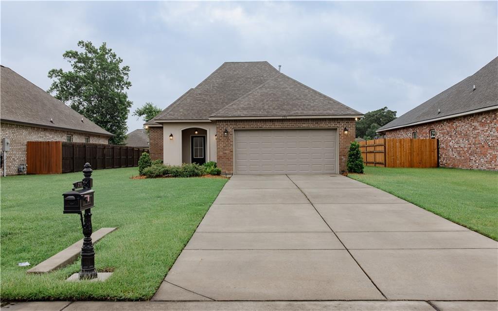 Photo 2 of Single family home for sale at 230 Cypress Bnd Dr, Belle Chasse, LA 70037 | MLS# 2563022 | Listing updated on 2026-09-14