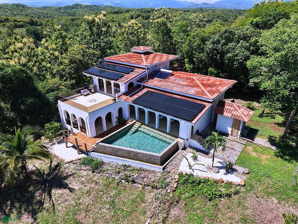 Private Estate Compound with Guest Casitas and Gulf Views on 23,613 m² in Costa Rica