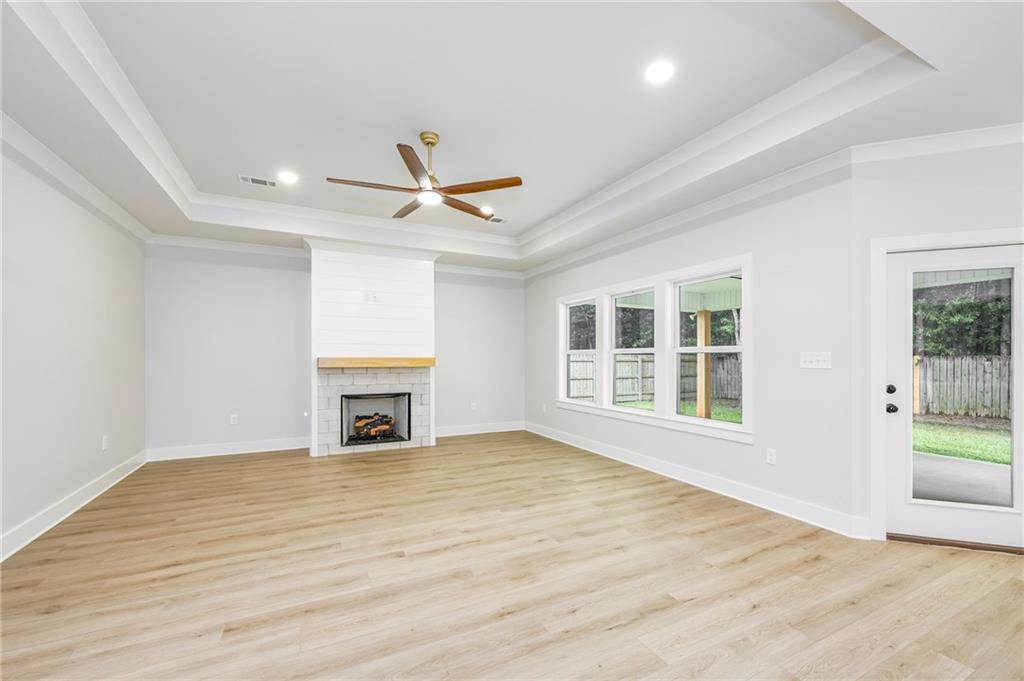Photo 4 of Sale Pending at 39393 Meadow Ridge Ln, Ponchatoula, LA 70454 | MLS# 2564419 | Listing updated on 2026-09-11