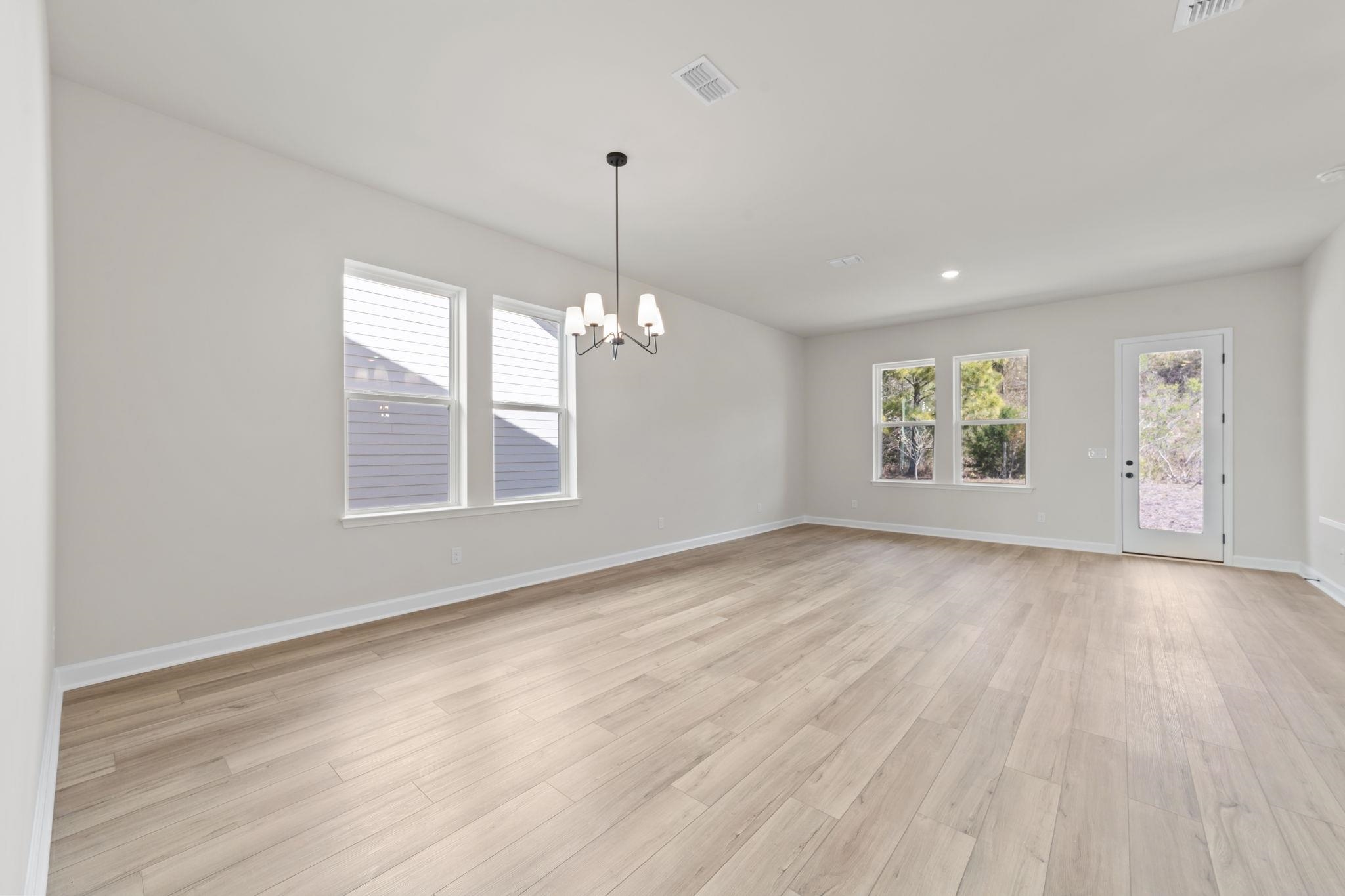 2616004 | Photo 21