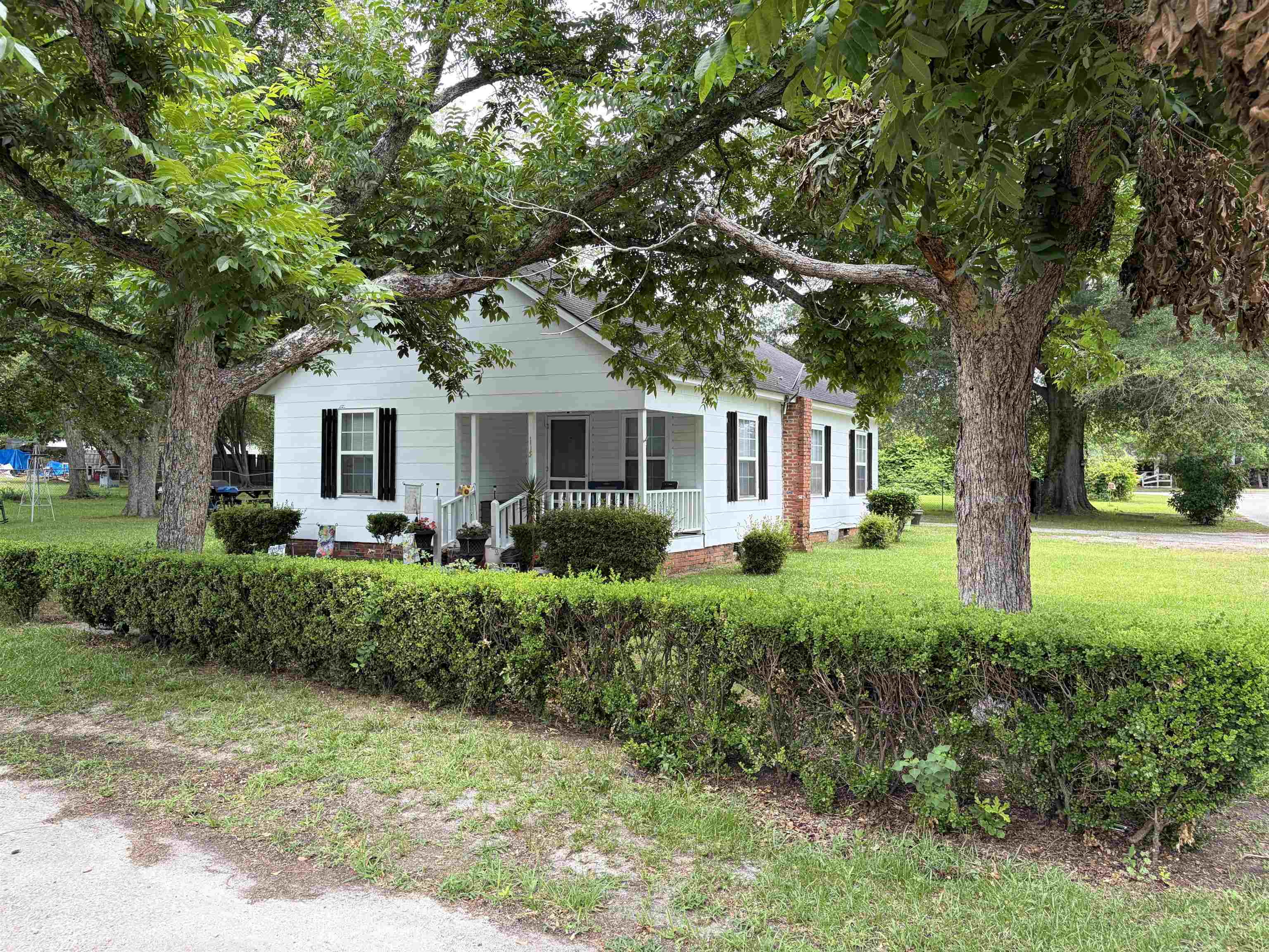 115 Floyd St. Mullins, SC 29574