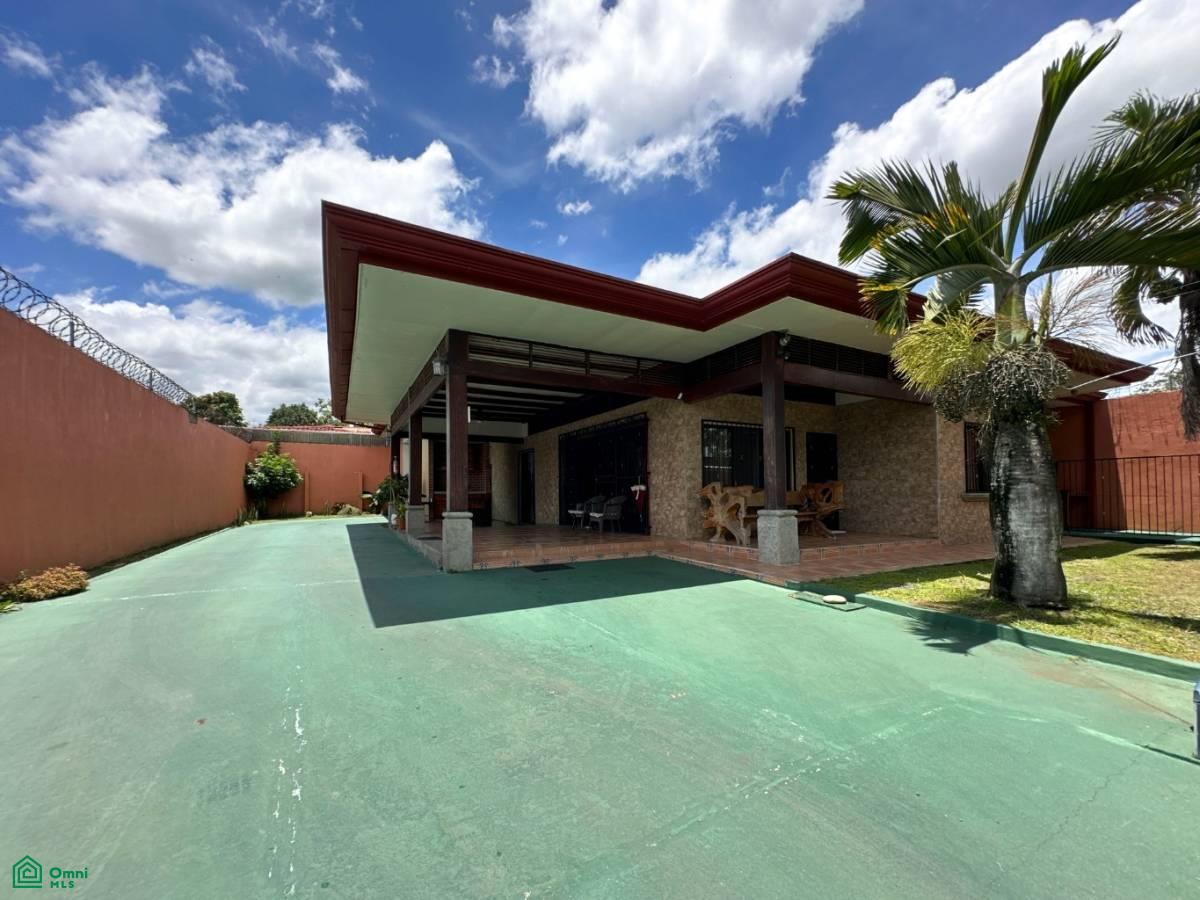 4 bed Single Family Homes For Rent in Pococi, Limon - 1