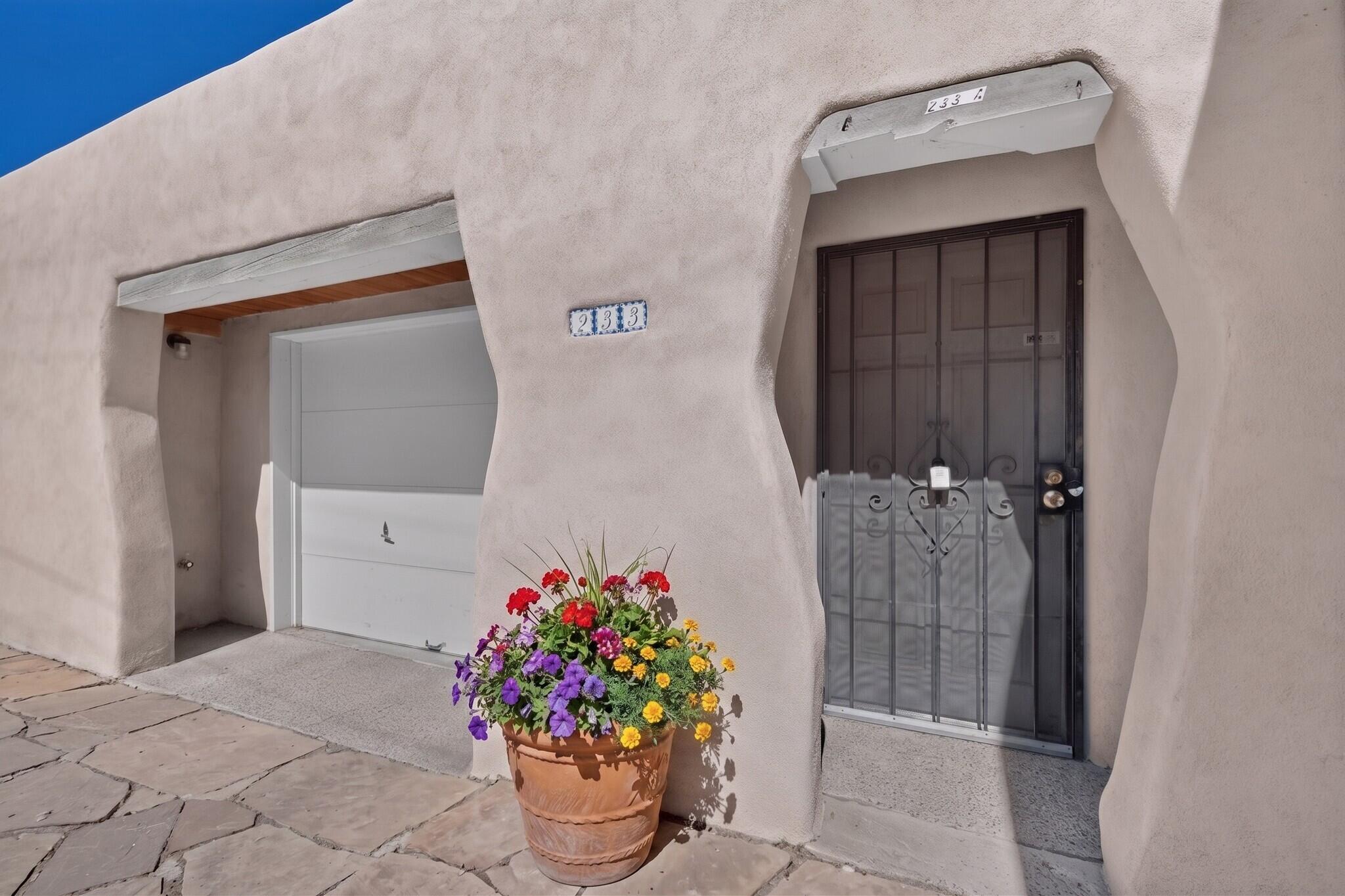 2nd image of 233 16th St Nw, Albuquerque, NM 87104 | MLS# 1106199