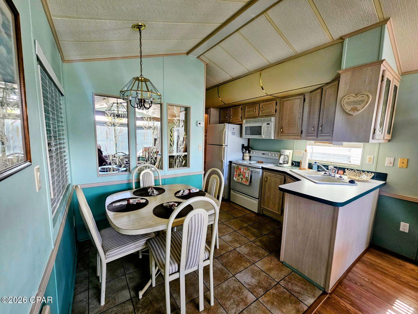 27 Gulf Drive, Panama City Beach, FL 32413 thumbnail, photo 10 of 38