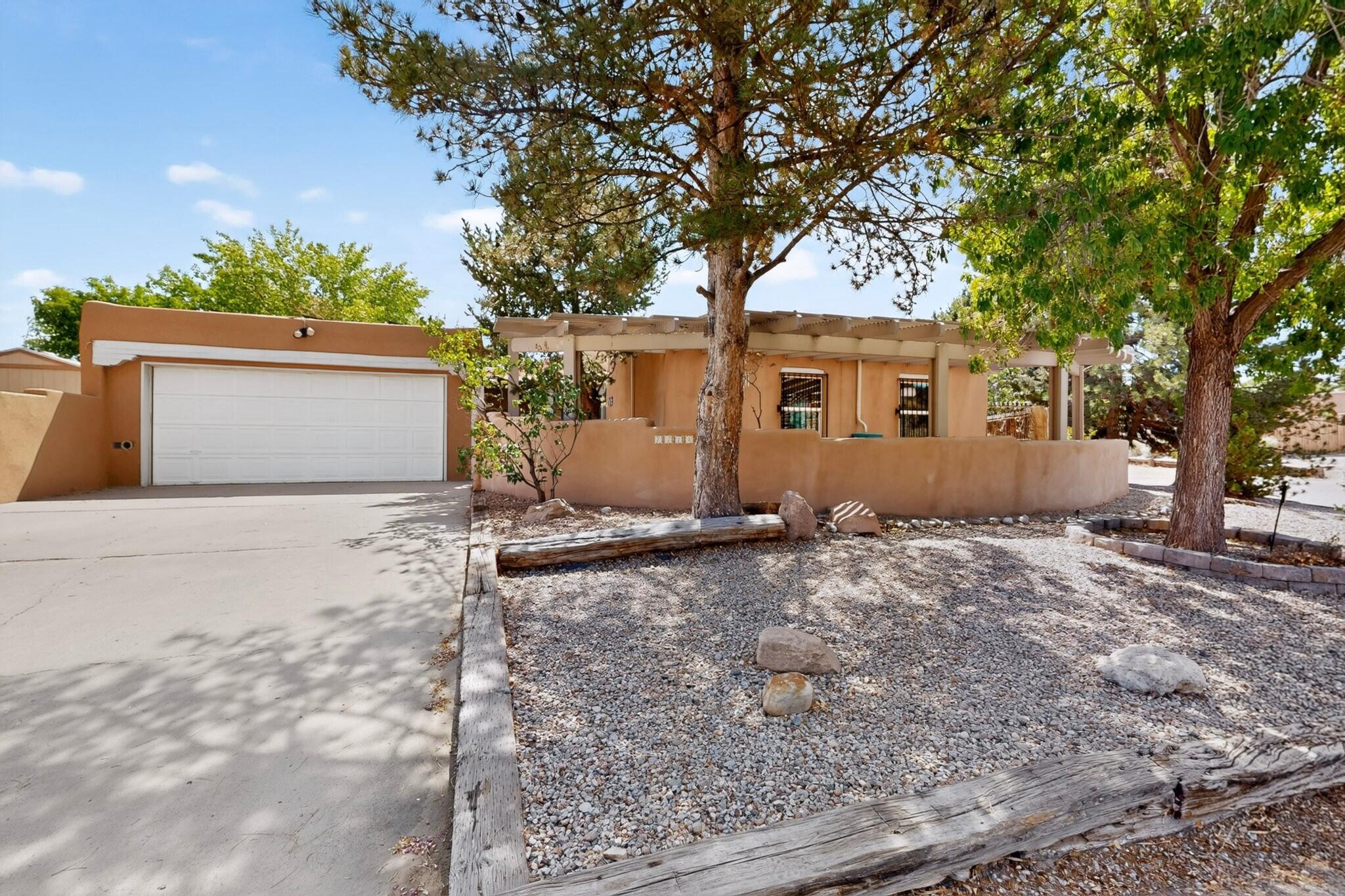 7418 Pimenton Drive NE, Albuquerque