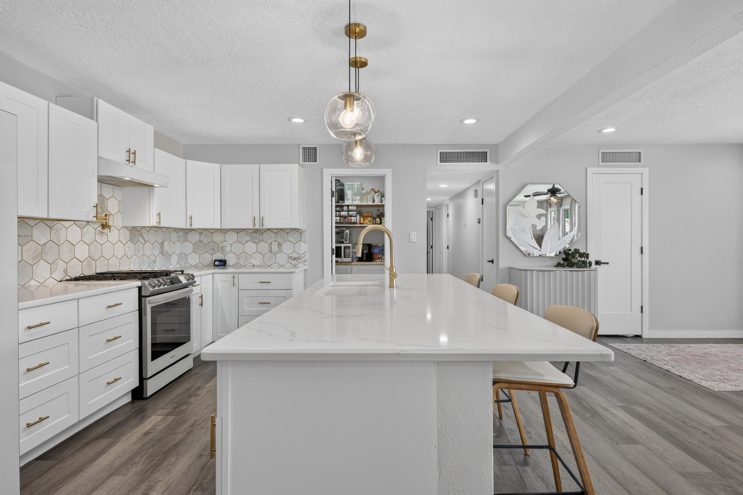 Photo 2 of Sale Pending at 5817 Western Trl Nw, Albuquerque, NM 87120 | MLS# 1106267 | Listing updated on 2026-10-21