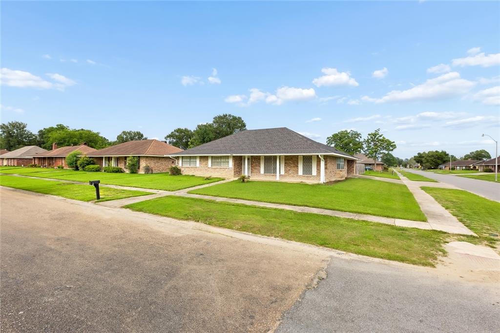 Homes for sale in Baton Rouge, LA | 3634 Edgemont Dr, Baton Rouge, LA 70814 | MLS# 2564944