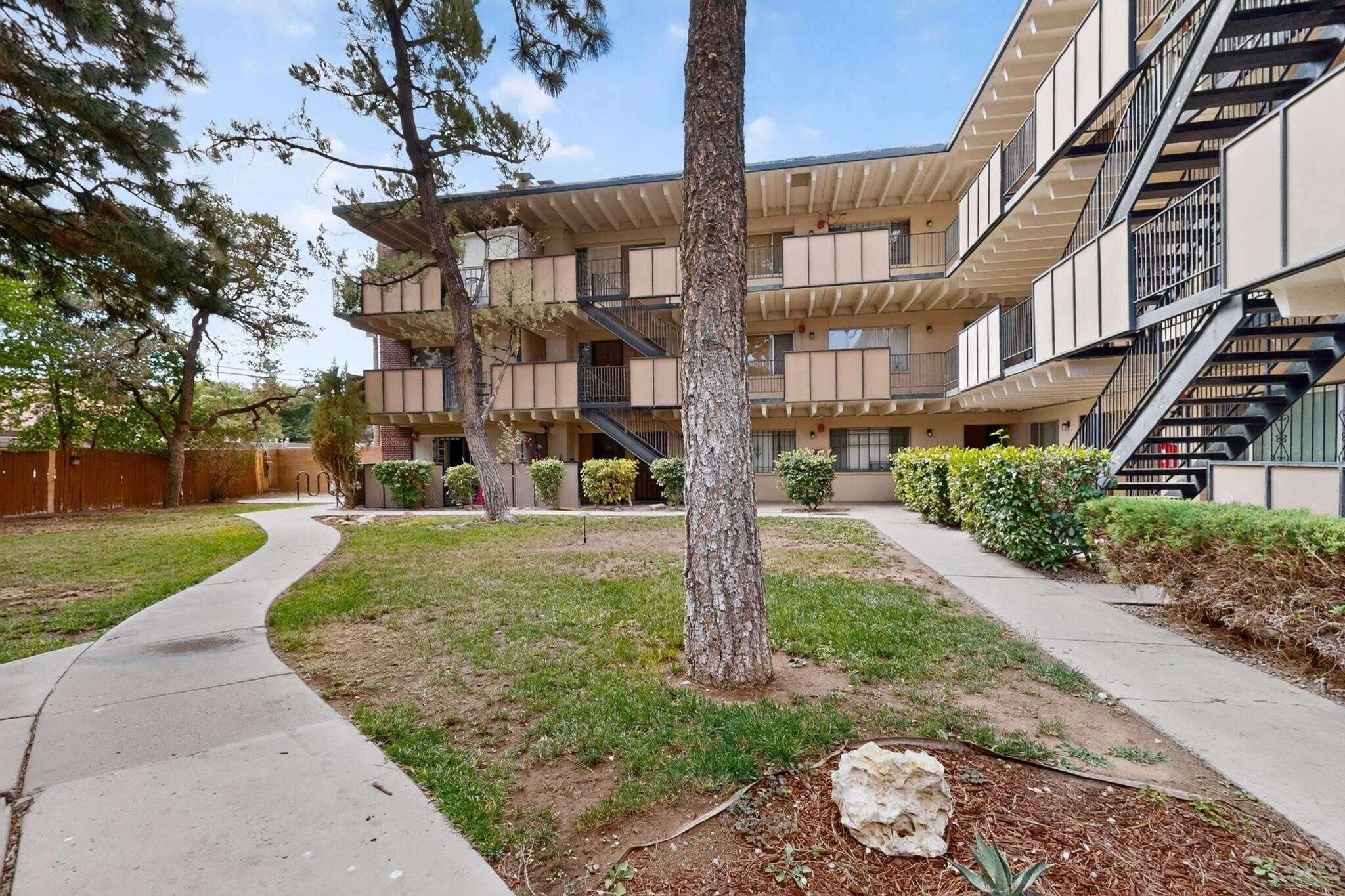 2nd image of 1100 Alvarado Dr Se #APT 202, Albuquerque, NM 87108 | MLS# 1106277