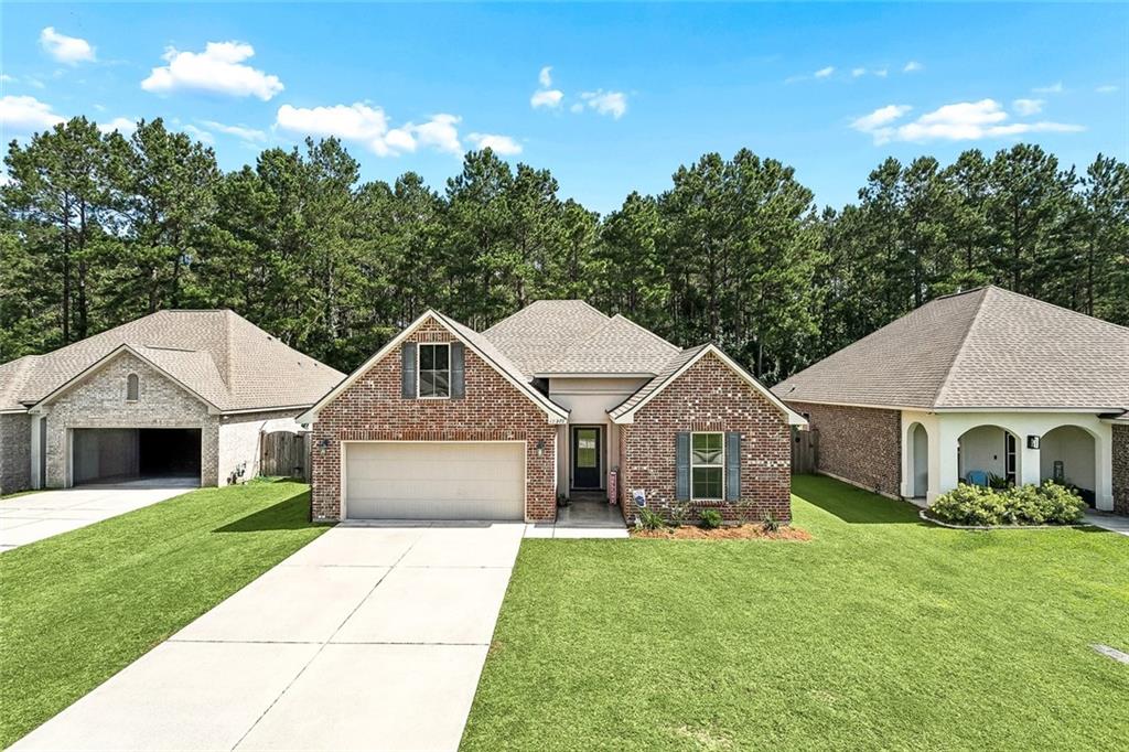 Single family home for sale at 12372 Parma Cir, Covington, LA 70435 | MLS# 2565070