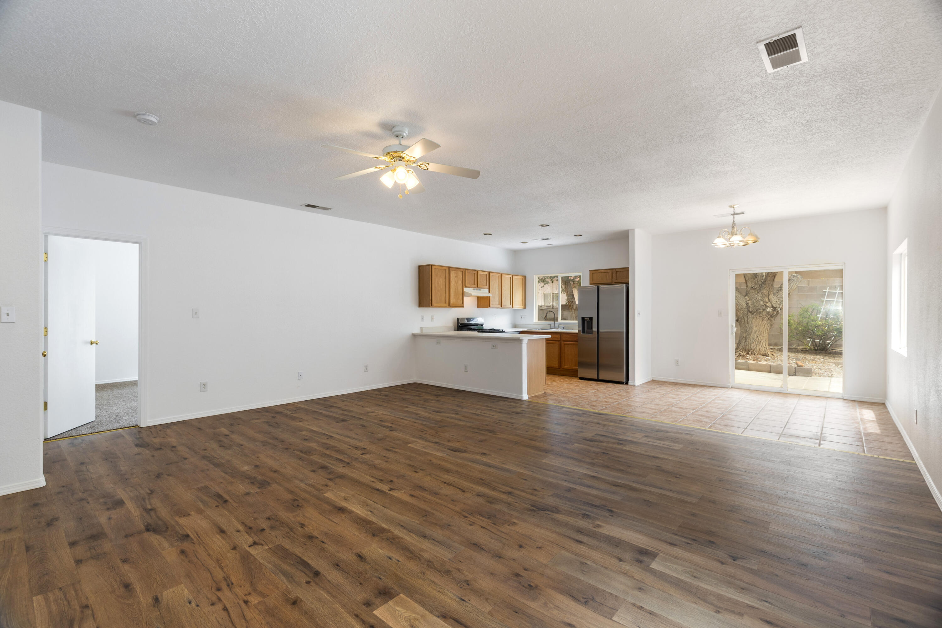 Photo 3 of Sale Pending at 7524 Cricket Hl Dr Ne, Albuquerque, NM 87113 | MLS# 1106358 | Listing updated on 2026-10-06
