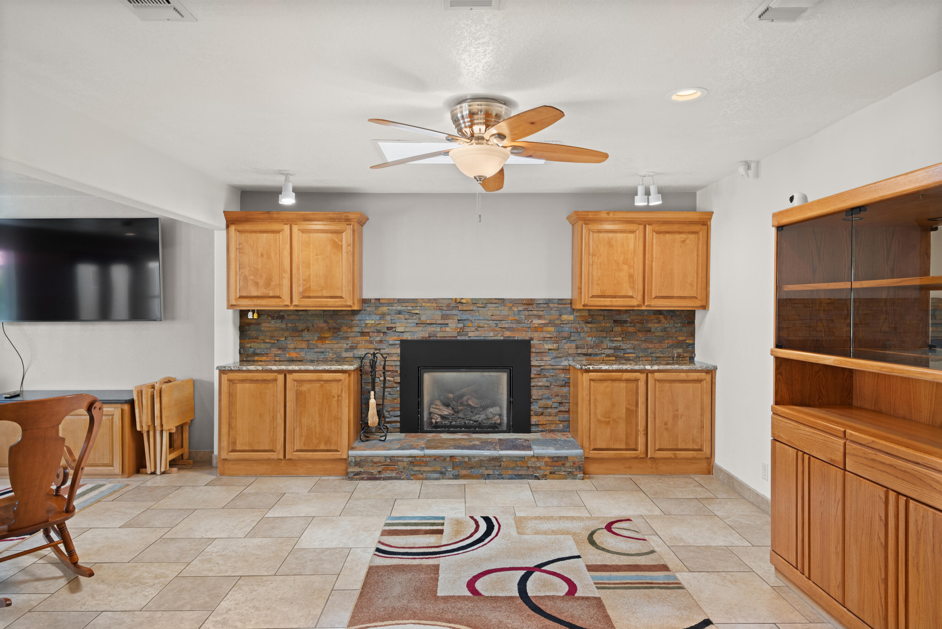 Photo 15 — 4705 Oahu Drive NE