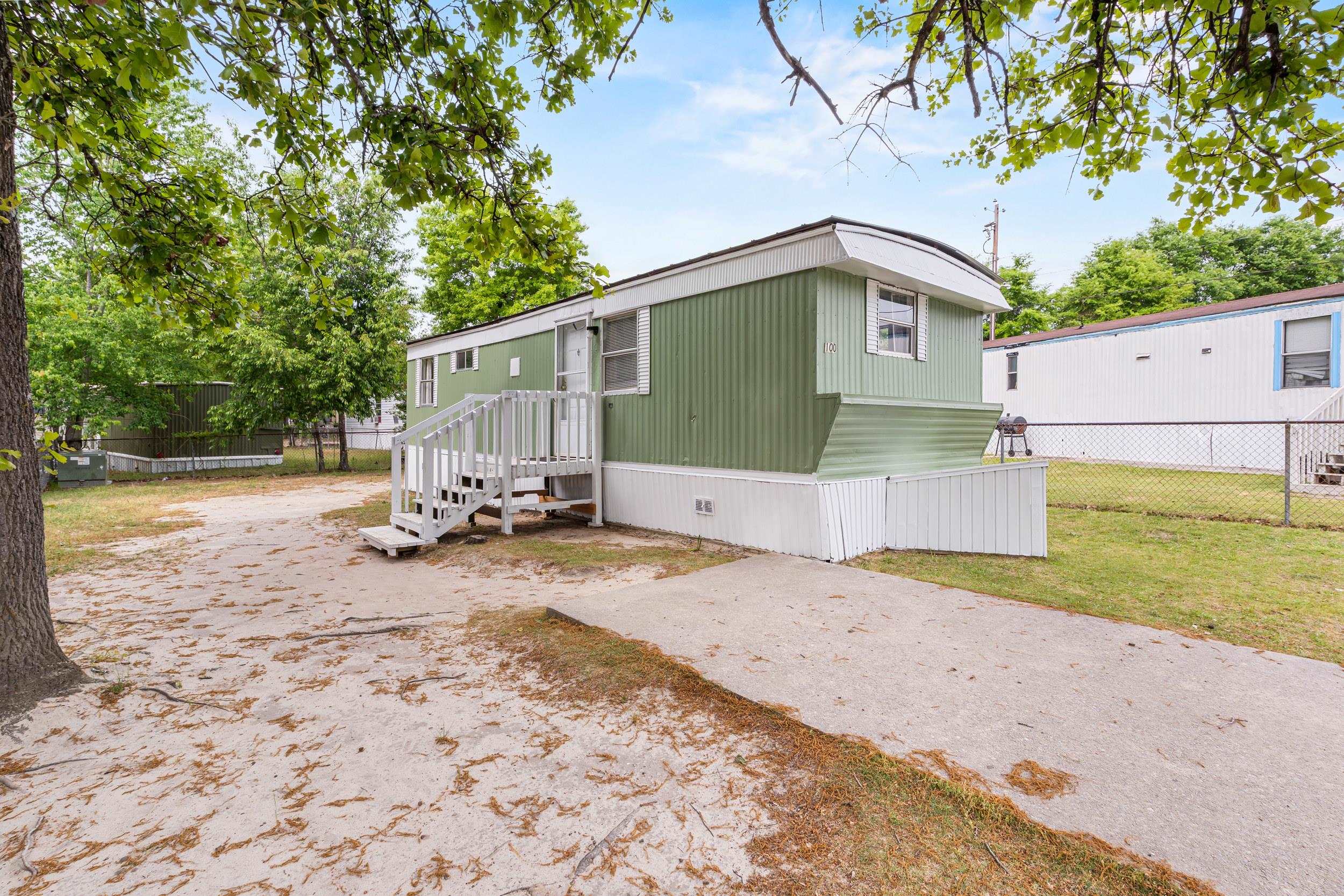 Photo 1 of Sale Pending at 101 Dubbs Ave, West Columbia, SC 29169 | MLS# 2616531 | Listing updated on 2026-09-16
